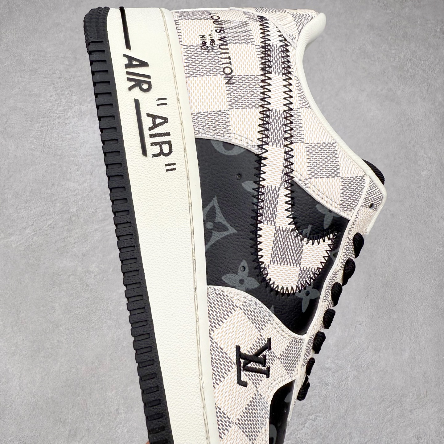 图片[6]-NK Air Force 1´07 Low 空军一号低帮百搭休闲运动板鞋 SC0601-562 柔软、弹性十足的缓震性能和出色的中底设计 横跨复古与现代的外型结合 造就出风靡全球 三十多年的Force 1 直到今天还深受青睐 实拍调校N版已经零色差零失真 百分百还原实物色彩所见即所得 不存在货不对板色差等低级问题 选购参考实物拍摄 不混卖不参货 只用心做好货严格选品 承诺混一赔十 尺码：36 36.5 37.5 38 38.5 39 40 40.5 41 42 42.5 43 44 44.5 45-选品中心