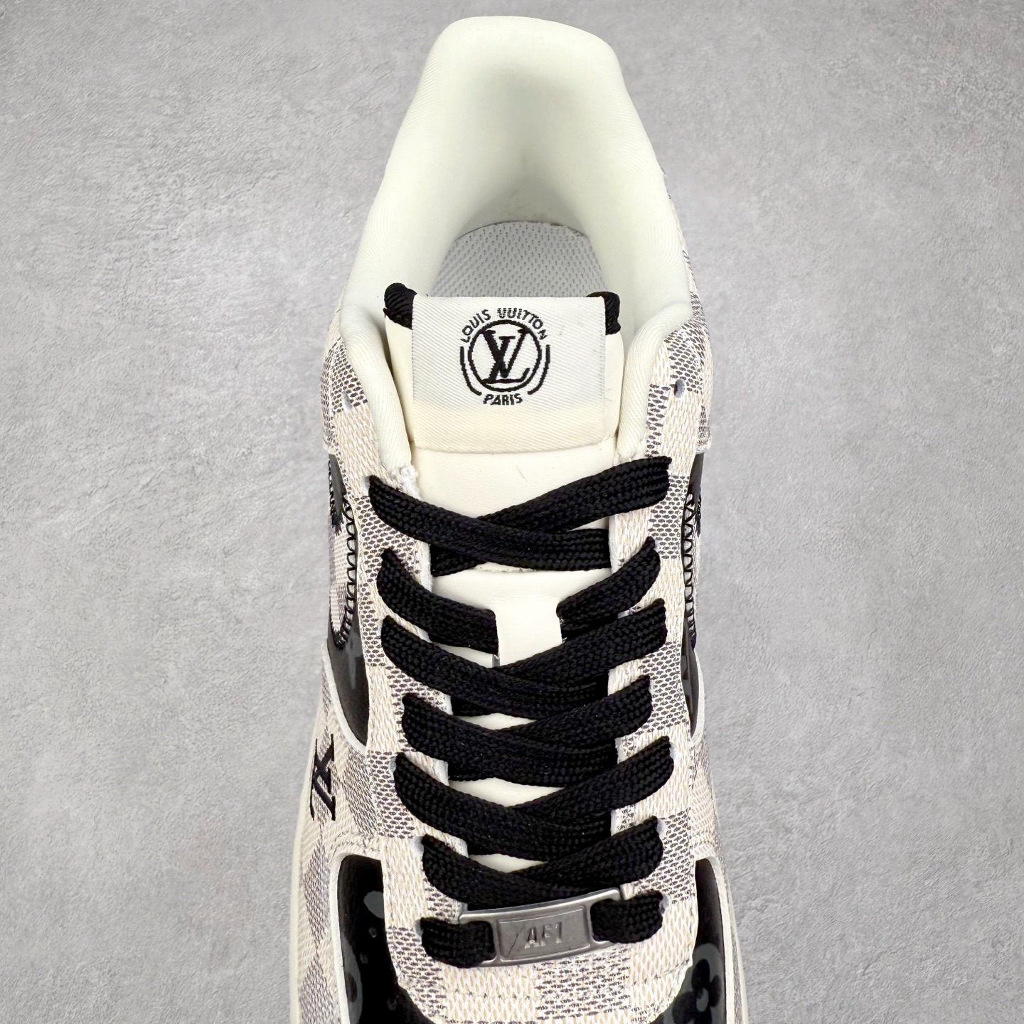 图片[5]-NK Air Force 1´07 Low 空军一号低帮百搭休闲运动板鞋 SC0601-562 柔软、弹性十足的缓震性能和出色的中底设计 横跨复古与现代的外型结合 造就出风靡全球 三十多年的Force 1 直到今天还深受青睐 实拍调校N版已经零色差零失真 百分百还原实物色彩所见即所得 不存在货不对板色差等低级问题 选购参考实物拍摄 不混卖不参货 只用心做好货严格选品 承诺混一赔十 尺码：36 36.5 37.5 38 38.5 39 40 40.5 41 42 42.5 43 44 44.5 45-选品中心