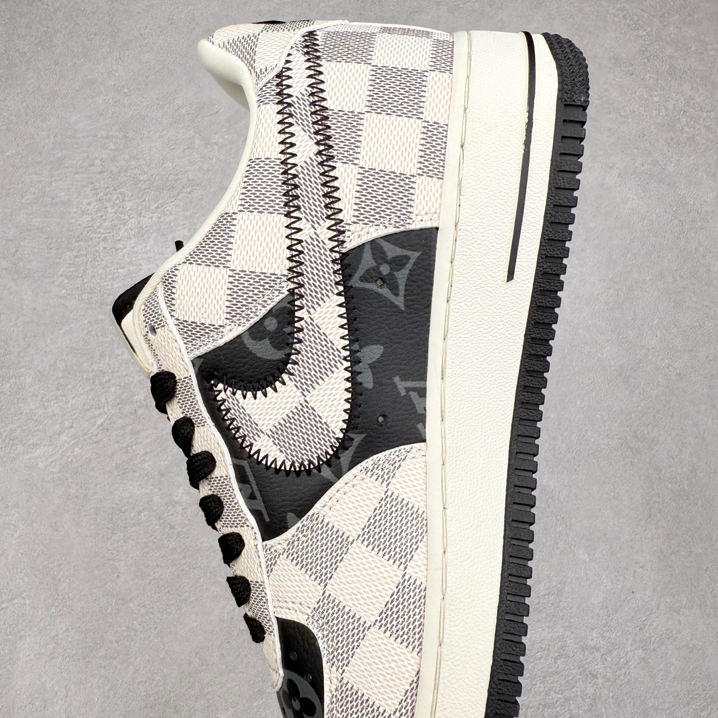 图片[7]-NK Air Force 1´07 Low 空军一号低帮百搭休闲运动板鞋 SC0601-562 柔软、弹性十足的缓震性能和出色的中底设计 横跨复古与现代的外型结合 造就出风靡全球 三十多年的Force 1 直到今天还深受青睐 实拍调校N版已经零色差零失真 百分百还原实物色彩所见即所得 不存在货不对板色差等低级问题 选购参考实物拍摄 不混卖不参货 只用心做好货严格选品 承诺混一赔十 尺码：36 36.5 37.5 38 38.5 39 40 40.5 41 42 42.5 43 44 44.5 45-选品中心