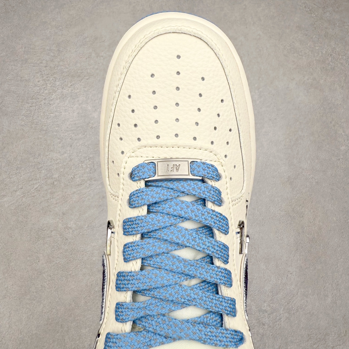 图片[4]-NK Air Force 1´07 Low 空军一号低帮百搭休闲运动板鞋 XS2869-003 柔软、弹性十足的缓震性能和出色的中底设计 横跨复古与现代的外型结合 造就出风靡全球 三十多年的Force 1 直到今天还深受青睐 实拍调校N版已经零色差零失真 百分百还原实物色彩所见即所得 不存在货不对板色差等低级问题 选购参考实物拍摄 不混卖不参货 只用心做好货严格选品 承诺混一赔十 尺码：36 36.5 37.5 38 38.5 39 40 40.5 41 42 42.5 43 44 44.5 45-选品中心