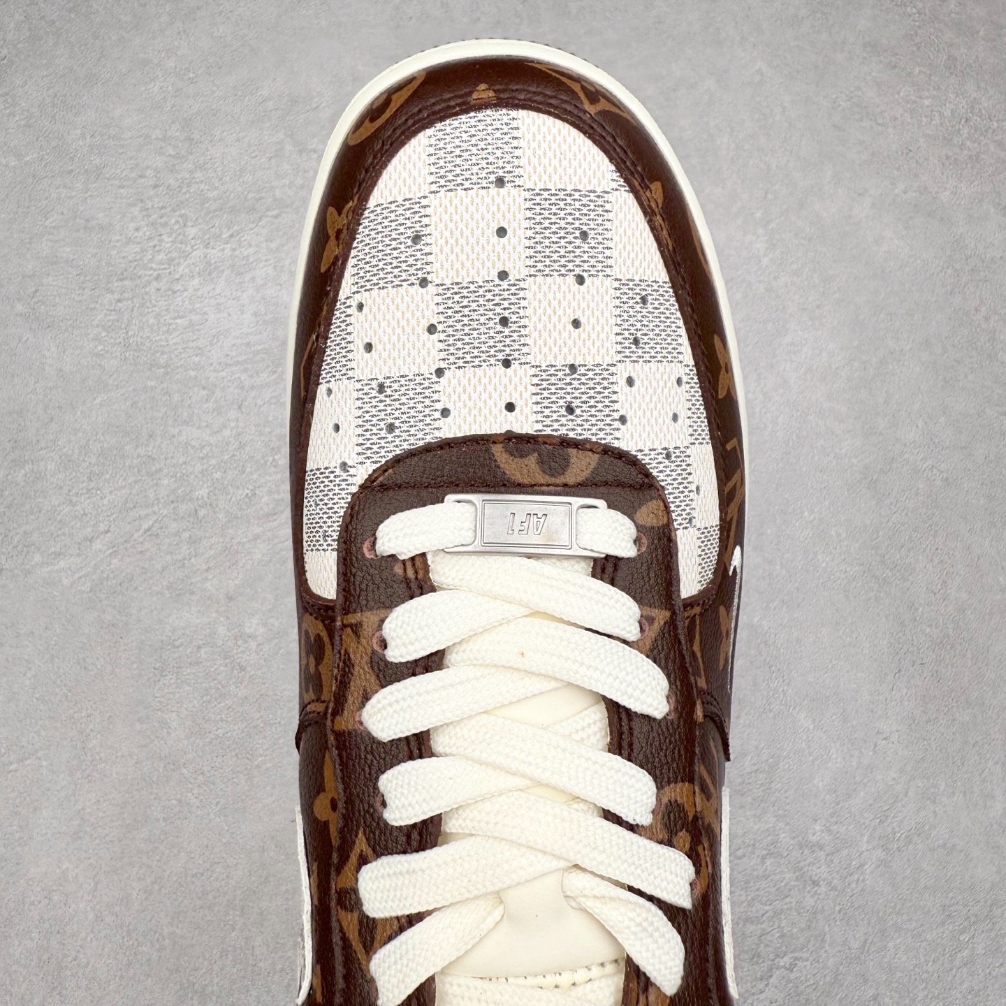 图片[4]-NK Air Force 1´07 Low 空军一号低帮百搭休闲运动板鞋 SC0601-558 柔软、弹性十足的缓震性能和出色的中底设计 横跨复古与现代的外型结合 造就出风靡全球 三十多年的Force 1 直到今天还深受青睐 实拍调校N版已经零色差零失真 百分百还原实物色彩所见即所得 不存在货不对板色差等低级问题 选购参考实物拍摄 不混卖不参货 只用心做好货严格选品 承诺混一赔十 尺码：36 36.5 37.5 38 38.5 39 40 40.5 41 42 42.5 43 44 44.5 45-选品中心