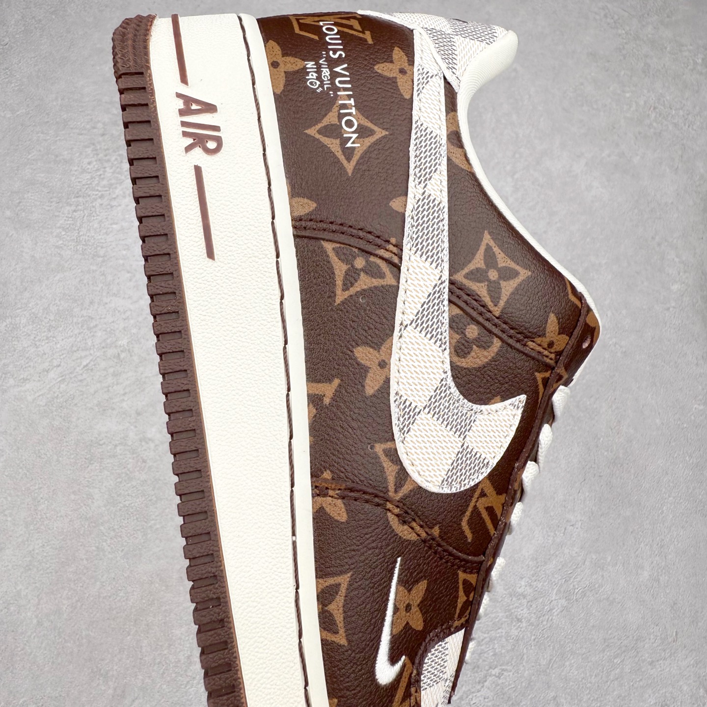 图片[6]-NK Air Force 1´07 Low 空军一号低帮百搭休闲运动板鞋 SC0601-558 柔软、弹性十足的缓震性能和出色的中底设计 横跨复古与现代的外型结合 造就出风靡全球 三十多年的Force 1 直到今天还深受青睐 实拍调校N版已经零色差零失真 百分百还原实物色彩所见即所得 不存在货不对板色差等低级问题 选购参考实物拍摄 不混卖不参货 只用心做好货严格选品 承诺混一赔十 尺码：36 36.5 37.5 38 38.5 39 40 40.5 41 42 42.5 43 44 44.5 45-选品中心