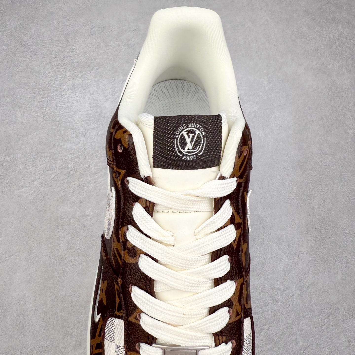 图片[5]-NK Air Force 1´07 Low 空军一号低帮百搭休闲运动板鞋 SC0601-558 柔软、弹性十足的缓震性能和出色的中底设计 横跨复古与现代的外型结合 造就出风靡全球 三十多年的Force 1 直到今天还深受青睐 实拍调校N版已经零色差零失真 百分百还原实物色彩所见即所得 不存在货不对板色差等低级问题 选购参考实物拍摄 不混卖不参货 只用心做好货严格选品 承诺混一赔十 尺码：36 36.5 37.5 38 38.5 39 40 40.5 41 42 42.5 43 44 44.5 45-选品中心