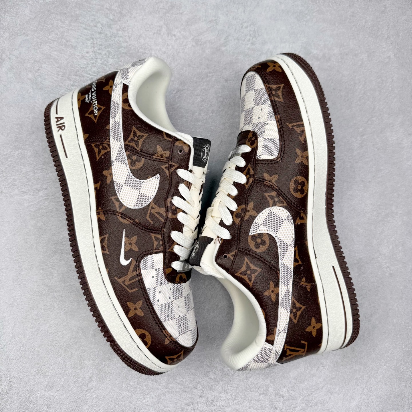 图片[3]-NK Air Force 1´07 Low 空军一号低帮百搭休闲运动板鞋 SC0601-558 柔软、弹性十足的缓震性能和出色的中底设计 横跨复古与现代的外型结合 造就出风靡全球 三十多年的Force 1 直到今天还深受青睐 实拍调校N版已经零色差零失真 百分百还原实物色彩所见即所得 不存在货不对板色差等低级问题 选购参考实物拍摄 不混卖不参货 只用心做好货严格选品 承诺混一赔十 尺码：36 36.5 37.5 38 38.5 39 40 40.5 41 42 42.5 43 44 44.5 45-选品中心