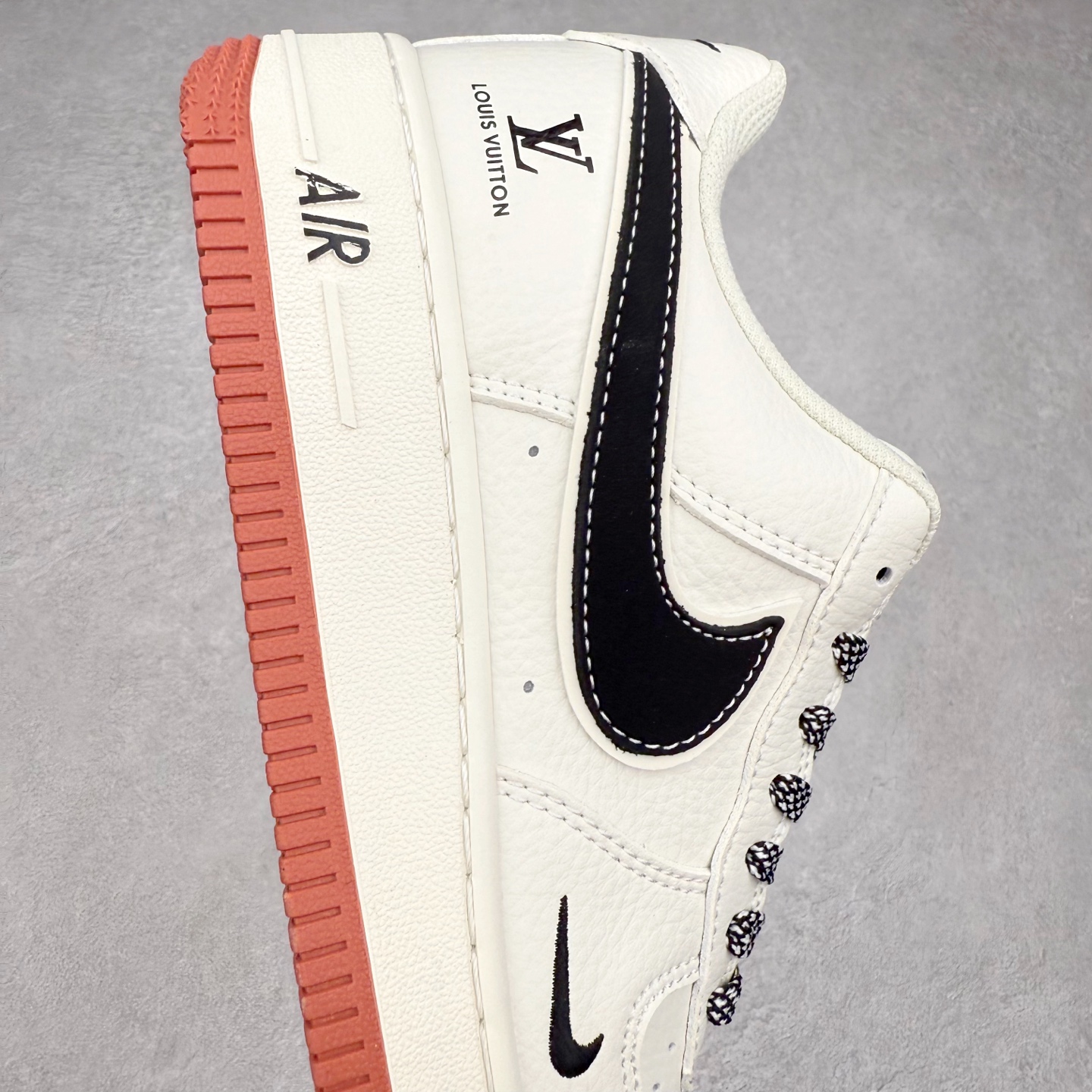 图片[6]-NK Air Force 1´07 Low 空军一号低帮百搭休闲运动板鞋 CS5288-020 柔软、弹性十足的缓震性能和出色的中底设计 横跨复古与现代的外型结合 造就出风靡全球 三十多年的Force 1 直到今天还深受青睐 实拍调校N版已经零色差零失真 百分百还原实物色彩所见即所得 不存在货不对板色差等低级问题 选购参考实物拍摄 不混卖不参货 只用心做好货严格选品 承诺混一赔十 尺码：36 36.5 37.5 38 38.5 39 40 40.5 41 42 42.5 43 44 44.5 45-选品中心