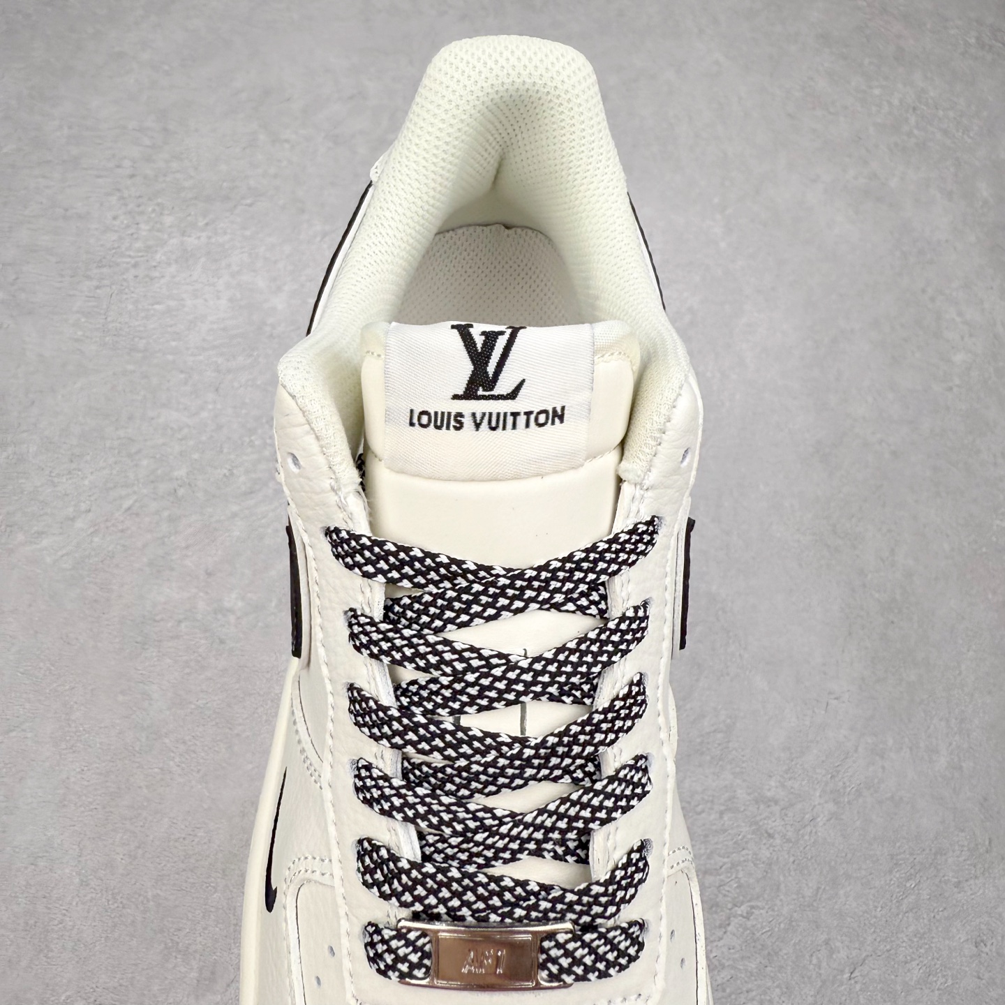 图片[5]-NK Air Force 1´07 Low 空军一号低帮百搭休闲运动板鞋 CS5288-020 柔软、弹性十足的缓震性能和出色的中底设计 横跨复古与现代的外型结合 造就出风靡全球 三十多年的Force 1 直到今天还深受青睐 实拍调校N版已经零色差零失真 百分百还原实物色彩所见即所得 不存在货不对板色差等低级问题 选购参考实物拍摄 不混卖不参货 只用心做好货严格选品 承诺混一赔十 尺码：36 36.5 37.5 38 38.5 39 40 40.5 41 42 42.5 43 44 44.5 45-选品中心