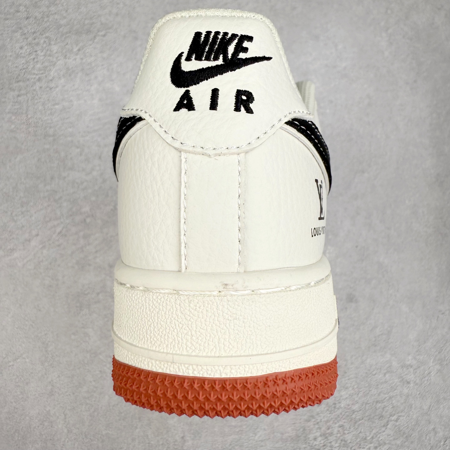 图片[8]-NK Air Force 1´07 Low 空军一号低帮百搭休闲运动板鞋 CS5288-020 柔软、弹性十足的缓震性能和出色的中底设计 横跨复古与现代的外型结合 造就出风靡全球 三十多年的Force 1 直到今天还深受青睐 实拍调校N版已经零色差零失真 百分百还原实物色彩所见即所得 不存在货不对板色差等低级问题 选购参考实物拍摄 不混卖不参货 只用心做好货严格选品 承诺混一赔十 尺码：36 36.5 37.5 38 38.5 39 40 40.5 41 42 42.5 43 44 44.5 45-选品中心