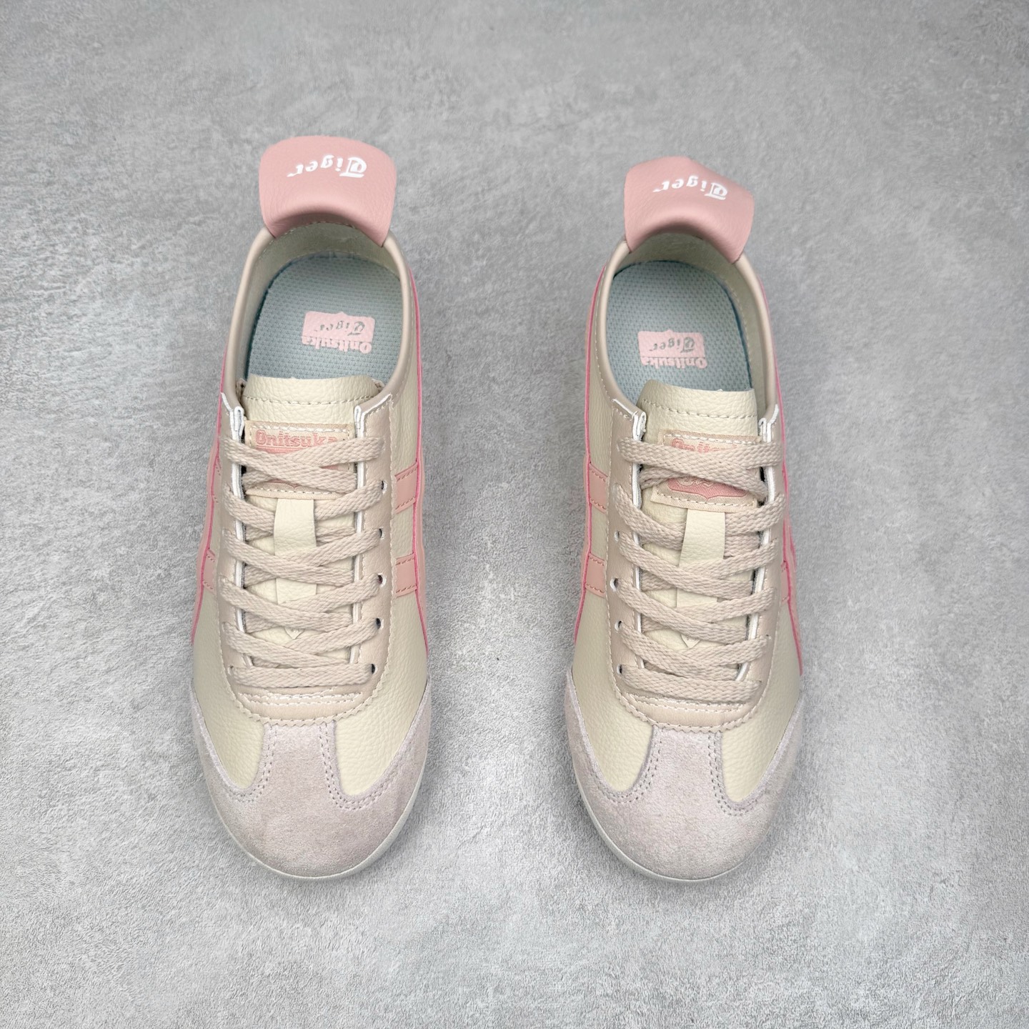 图片[2]-＃纯原福利 Asics Onitsuka Tiger MEXICO 66 亚瑟士鬼冢虎复古经典板鞋 市场最强版本 原厂牛津布加持 海外订单工厂出品 超成熟稳定的做工品控 原装全套纸板楦头开发 原汁原味 完美呈现版型 私模正确鞋底咬花纹路 一比一鞋头弧度高度鞋身弧度 绝不口嗨 细节品控鞋型随意秒杀市面 原档咬花纹路私模大底 一个单元有六个三角形 总体形拼接呈现花瓣状 官方四联吊牌 原装Ortholite轻量化鞋垫 原盒原配 质保卡 说明书 钢印防尘纸 纸板中底带钢印 乳胶组合鞋垫 支持全方位的对比专柜 产品从款式颜色造型上体现出追求舒适和细节的完美 鞋类更是推崇手工制作的严谨与完美 融舒适性与可穿性的设计风格 注重细节的完美和别致魅力 既保持稳重 又不失轻松的时尚感 尺码：36 37 37.5 38 39 39.5 40 40.5 41.5 42 42.5 43.5 44 45-选品中心