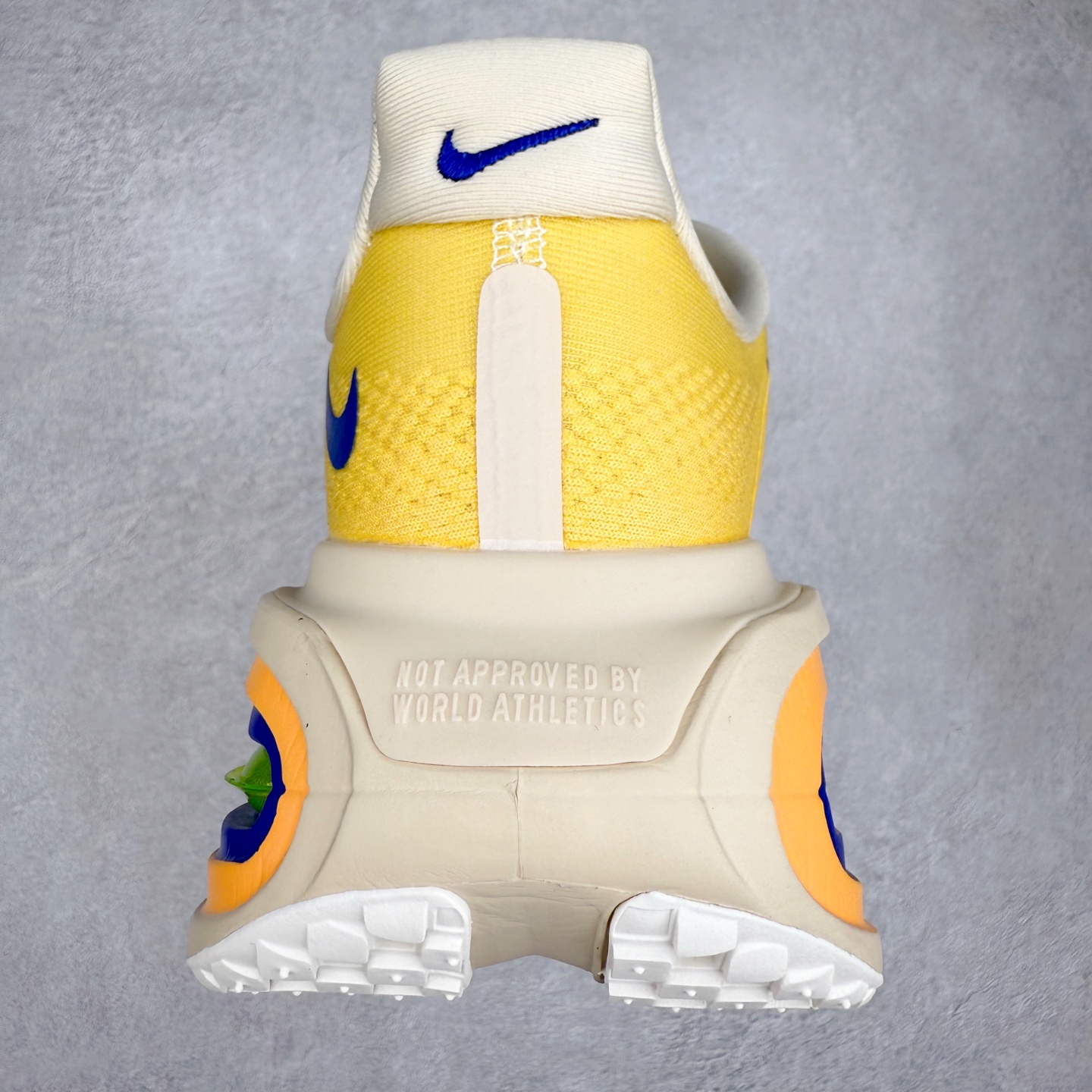 图片[8]-NK Pegasus Premium 飞马全掌气垫跑步运动鞋 FN8453-025 气垫的究极进化 NIKE 2025S 新王炸 • 在特有Air科技加持下，耐克带来全新Pegasus Premium。这款跑鞋在传承耐克飞马（Pegasus）系列标志性的缓震功能的同时，将首次搭载耐克的塑型可视化Air Zoom气垫单元。• 塑型Air Zoom气垫单元贴合脚部的自然轮廓，帮助跑者在从后跟到脚趾的过渡中能够有效传递力量，带来一种前所未有的轻盈、顺畅回馈体验。中底采用ZoomX泡绵，后跟则使用ReactX泡绵，为跑者提供稳定流畅的推进感。• 塑型可视化Air Zoom气垫单元和精心配置的泡绵组合，让Pegasus Premium成为耐克飞马系列中颇具能量回馈的鞋款。• 全新Pegasus Premium不仅展示了耐克势头强劲的创新周期，证明了其特有的Air科技的强大实力，更体现了耐克倾听和服务运动员的能力。尺码：36 36.5 37.5 38 38.5 39 40 40.5 41 42 42.5 43 44 44.5 45-选品中心