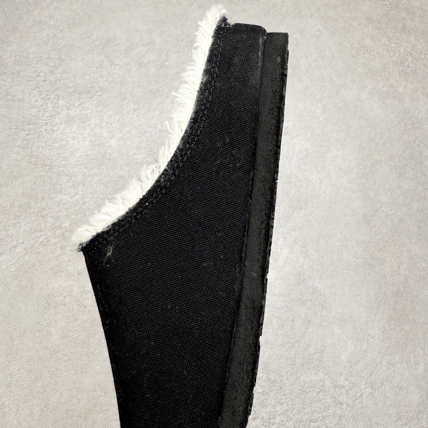 图片[7]-xVESSEL Cabin One 吴建豪同款头等舱复古帆布穆勒鞋休闲舒适包头拖鞋 男女同款 XVESSEL是一个将解构主义与标志性设计元素触合的品牌，自2017年推出标志性软木硫化帆布鞋，多年来以热点设计元素融合解构主义，呈现视角的潮流单品。自成立以来，XVESSEL已经与LANVIN、Marvel、奔驰、山本耀司、G-Shock、Readymade等国际品牌和时代人物展开合作。XVESSEL前缀中的x代表着大胆自信的冒险精神，VESSEL一词除了可以解释为船的意思外，也可以理解血管的含义。代表着品牌就像一艘无畏驶向未知的船，也像是人们生活中流动的血液。xVESSEL就是建立于自己的一个媒介，能够传达出自己对爱和个性的感受和看法。尺码：35 36 37 38 39 40 41 42 43 44 45-选品中心