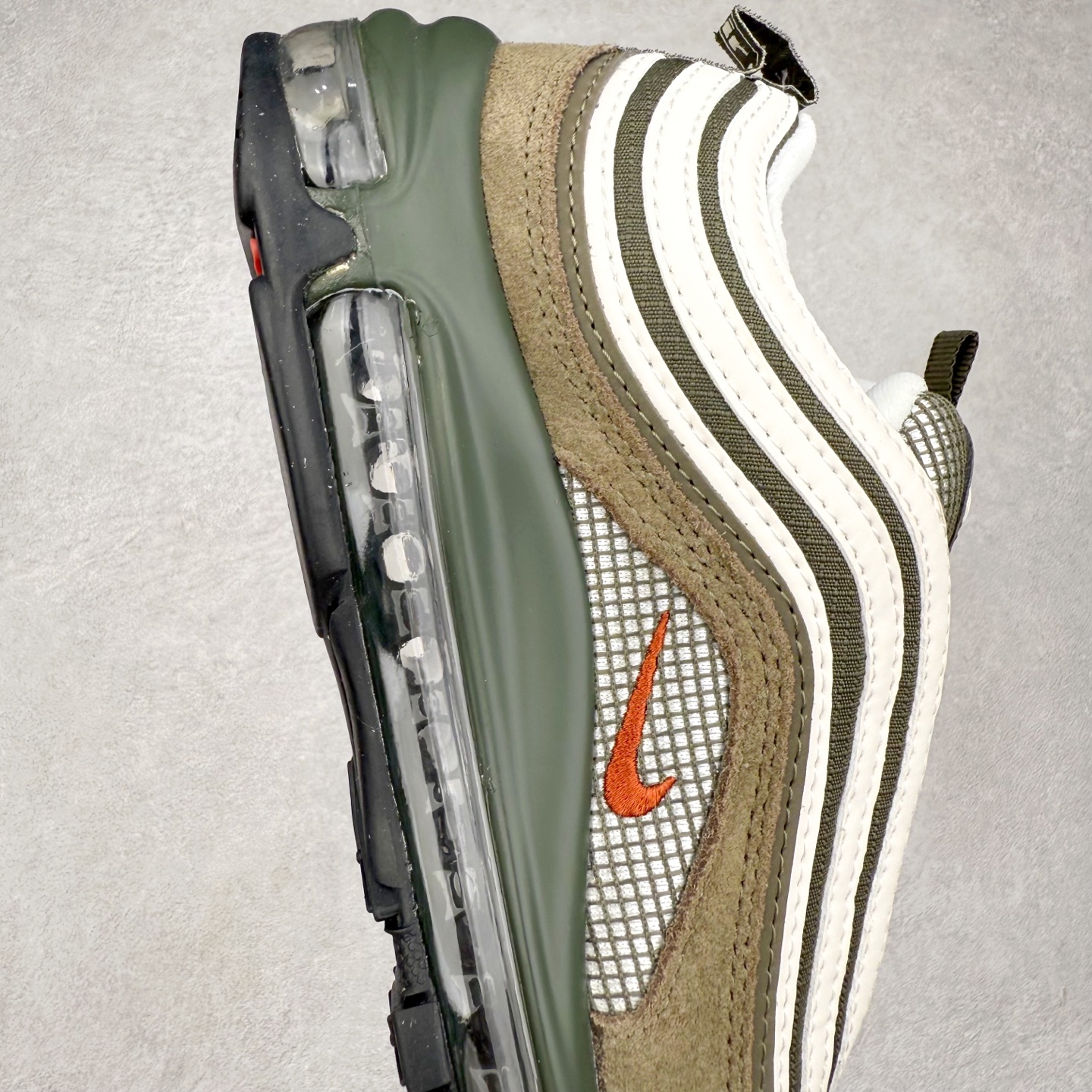 图片[6]-NK Air Max 97 SE 复古气垫跑鞋 深绿 FB9619-001 原装批次子弹 拆解原鞋开发 打造全市场最强版本子弹 这里只对比原鞋原厂TPU反光材料 市场首家原模原气垫 拒绝套用公底原档案Swoosh电绣 卡色匹配原版 尺码：36 36.5 37.5 38 38.5 39 40 40.5 41 42 42.5 43 44 44.5 45-选品中心