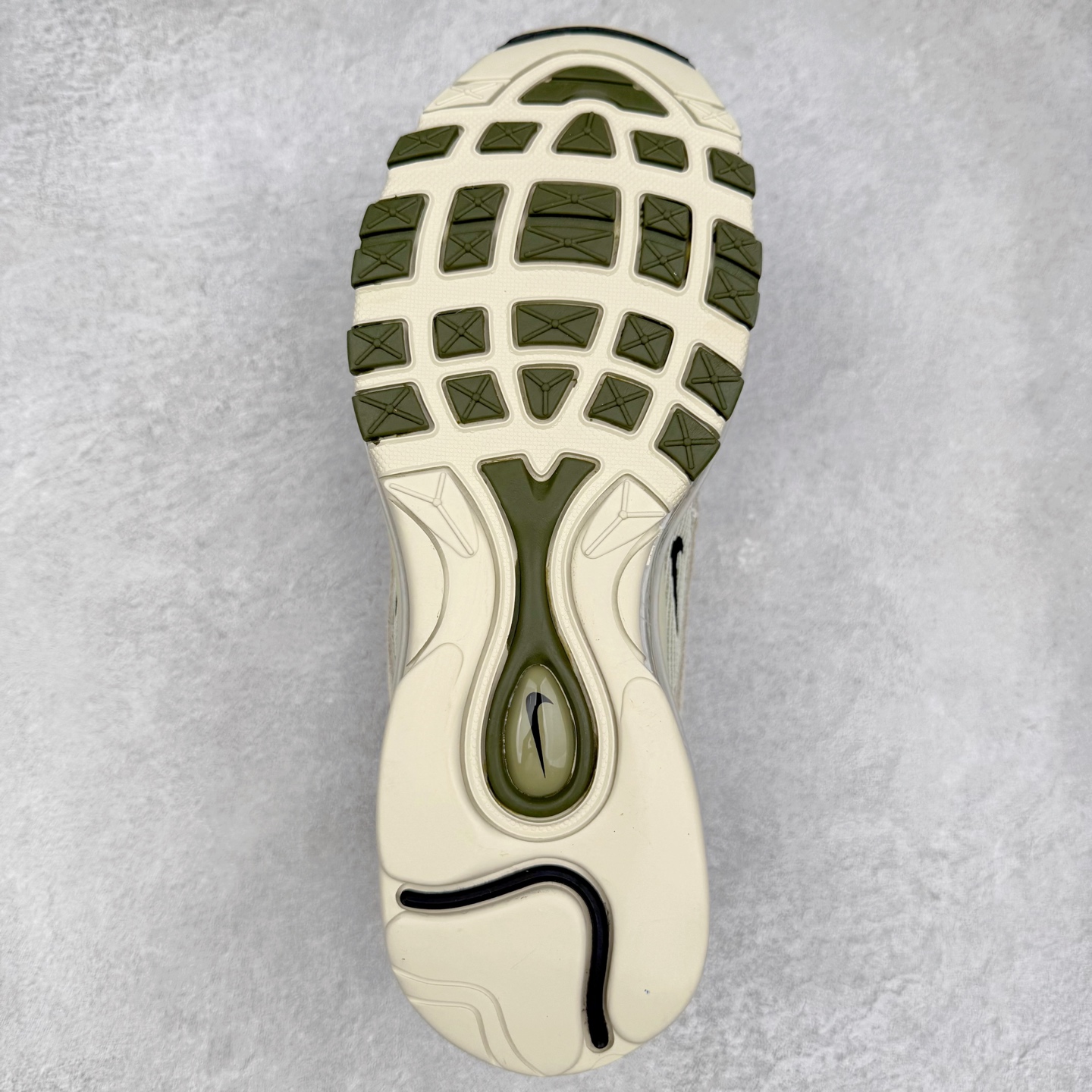 图片[9]-NK Air Max 97 SE 复古气垫跑鞋 淡绿 FB9619-002 原装批次子弹 拆解原鞋开发 打造全市场最强版本子弹 这里只对比原鞋原厂TPU反光材料 市场首家原模原气垫 拒绝套用公底原档案Swoosh电绣 卡色匹配原版 尺码：36 36.5 37.5 38 38.5 39 40 40.5 41 42 42.5 43 44 44.5 45-选品中心