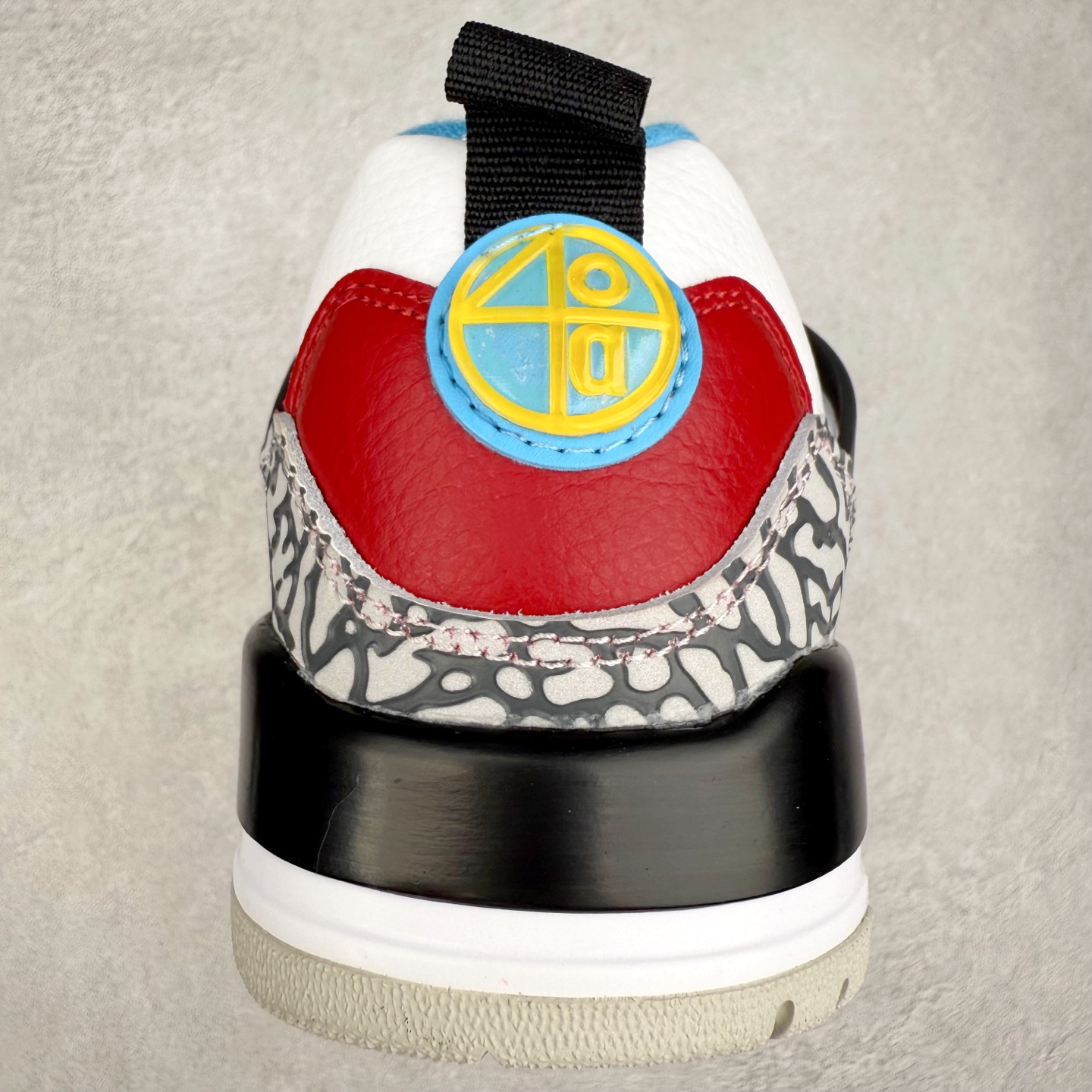 图片[8]-Jordan Spizike Low AJ复古低帮篮球鞋 这款鞋子著名导演斯派克李的Jordan Spizike专属 预计于明年夏季推出全新低帮版本 将包括三款配色 经典爆裂纹非常复古 两款配色分别以大学红和黑曜石蓝进行区分 鞋身设计中依旧带有大象爆裂纹、鞋侧束带、塑胶网布等经典元素 之后 在鞋舌、内衬以及鞋底等位置缀以大学红和黑曜石蓝搭配 带来全新造型 尺码：36 36.5 37.5 38 38.5 39 40 40.5 41 42 42.5 43 44 44.5 45 46-选品中心