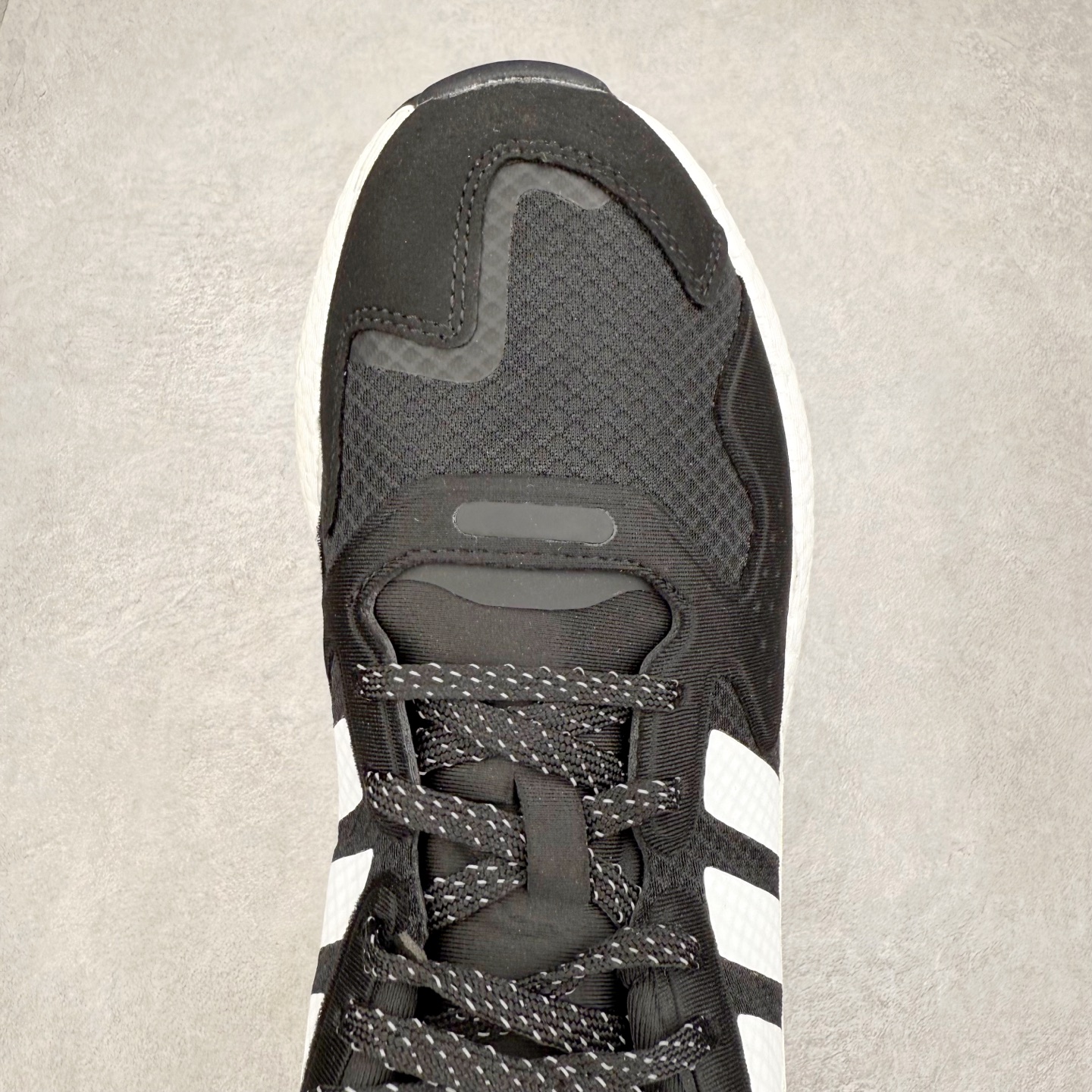 图片[4]-＃纯原福利 AD Nite Jogger 2019 Boost 联名夜行者复古跑鞋 原厂材料 原厂大底 私家独模 网布搭配麂皮拼接打造鞋面 极具复古风格鞋头及鞋跟点缀3M反光设计极为亮眼中底采用全掌 Boost 科技 厚度相当可观 脚感极佳 尺码：36 36.5 37 38 38.5 39 40 40.5 41 42 42.5 43 44 44.5 45-选品中心