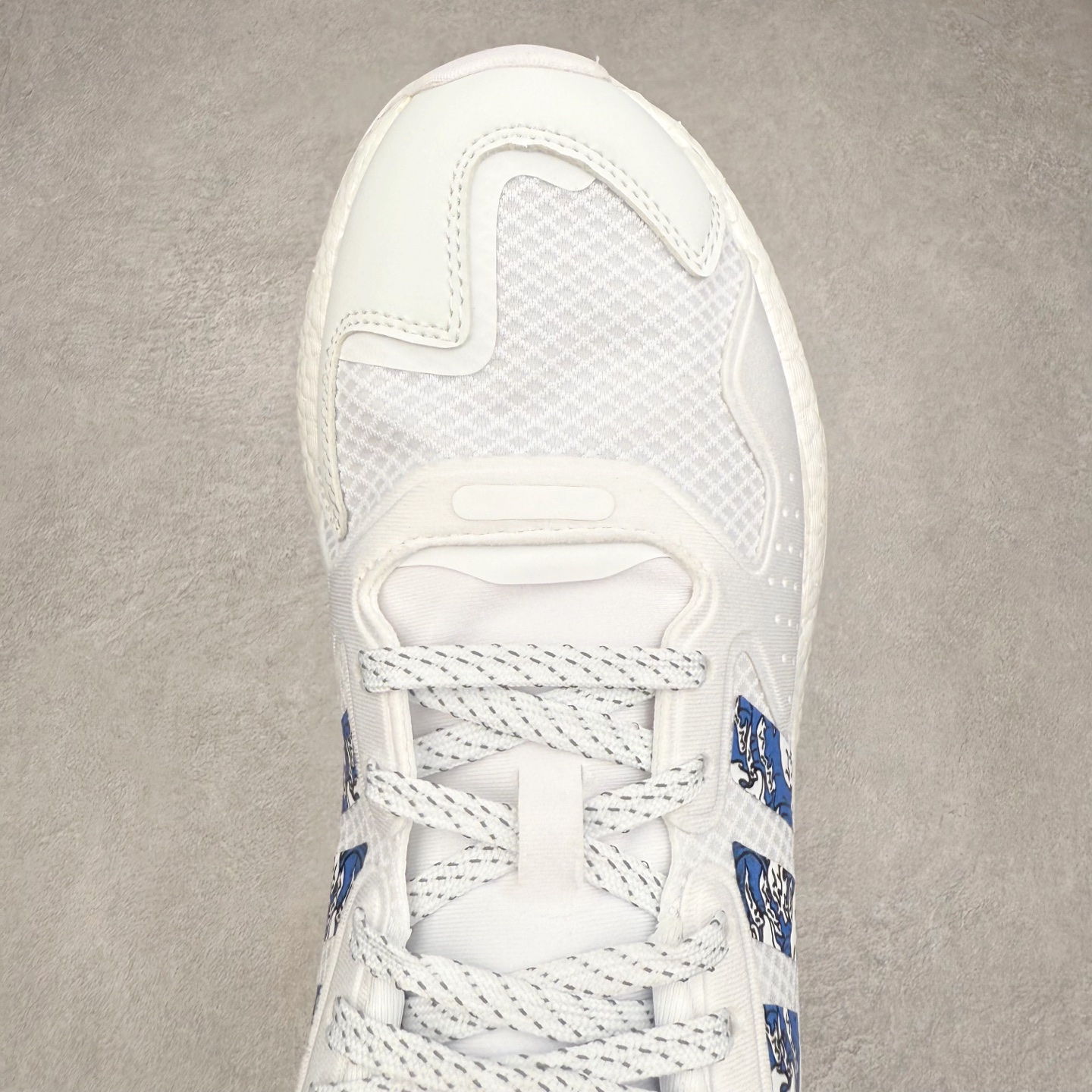 图片[4]-＃纯原福利 AD Nite Jogger 2019 Boost 联名夜行者复古跑鞋 原厂材料 原厂大底 私家独模 网布搭配麂皮拼接打造鞋面 极具复古风格鞋头及鞋跟点缀3M反光设计极为亮眼中底采用全掌 Boost 科技 厚度相当可观 脚感极佳 尺码：36 36.5 37 38 38.5 39 40 40.5 41 42 42.5 43 44 44.5 45-选品中心