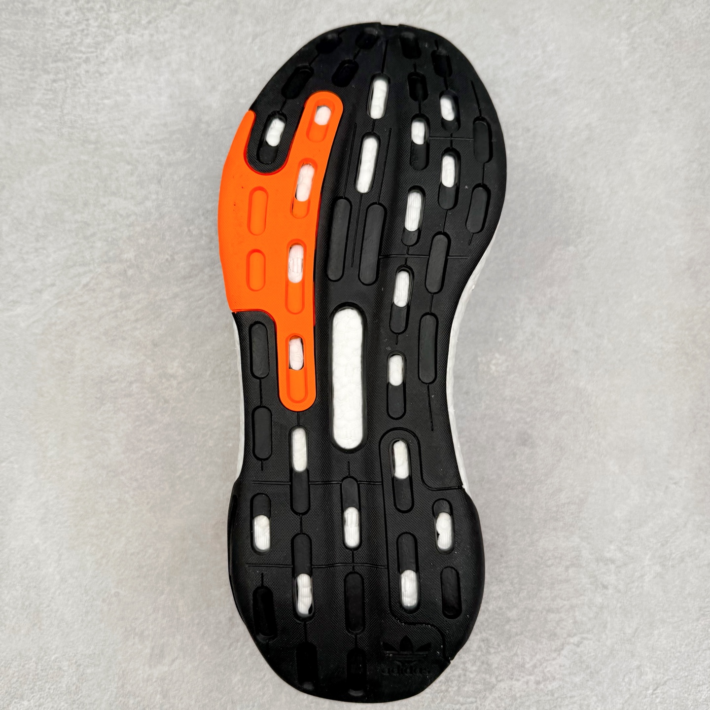 图片[9]-＃纯原福利 AD Nite Jogger 2019 Boost 联名夜行者复古跑鞋 原厂材料 原厂大底 私家独模 网布搭配麂皮拼接打造鞋面 极具复古风格鞋头及鞋跟点缀3M反光设计极为亮眼中底采用全掌 Boost 科技 厚度相当可观 脚感极佳 尺码：36 36.5 37 38 38.5 39 40 40.5 41 42 42.5 43 44 44.5 45-选品中心