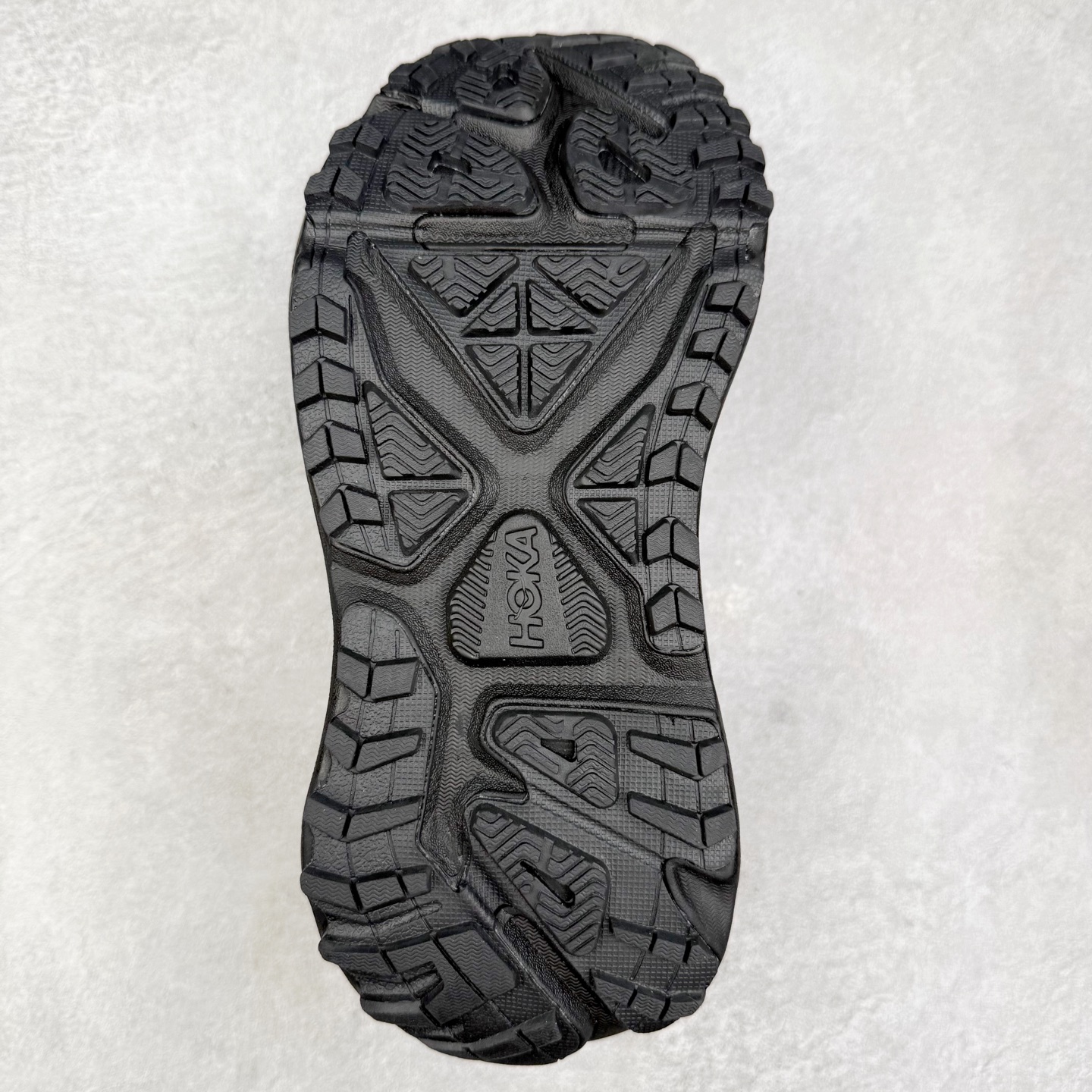 图片[9]-HOKA ONE ONE Stinson 7 ATR 斯廷森7代系列低帮全地形厚底轻量运动越野跑鞋 HOKA ONE ONE总是以独特的方式 Stinson ATR 主打整个HOKA系列中最出色最厚中底设计 堪称名副其实的“减震王” 这一款多功能全地形跑鞋采用以废旧塑料制成的尤尼菲 Reprieve再生面料 比其前代产品的重量更轻、稳定性更高 与鞋带一体化设计的全新孔眼可提供独立的支撑 精心打磨的后跟鞋口圈可带来松软契合的舒适脚感 而紧密分布的凸耳则可以确保绝佳的稳定性 尺码：36 36.5 37.5 38 38.5 39 40 40.5 41 42 42.5 43 44 44.5 45-选品中心