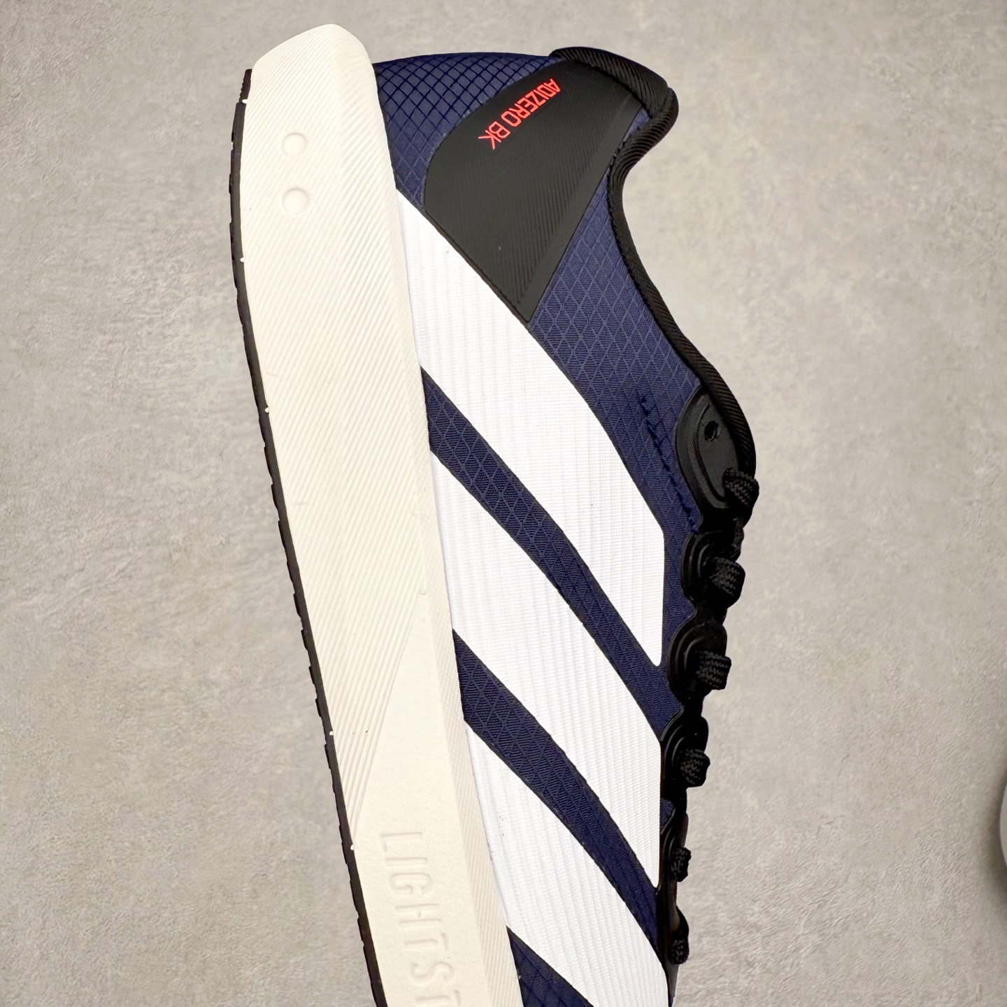 图片[6]-AD Adizero BK 夏季透气网眼竞速跑鞋 JP6515 融合Lightstrike和Lightstrike Pro技术 采用乙烯/乙酸乙烯酯(EVA)材质 打造舒适中底 含ENERGYROD能量碳柱 旨在为步伐添活力 尺码：36 36.5 37 38 38.5 39 40 40.5 41 42 42.5 43 44 44.5 45-选品中心