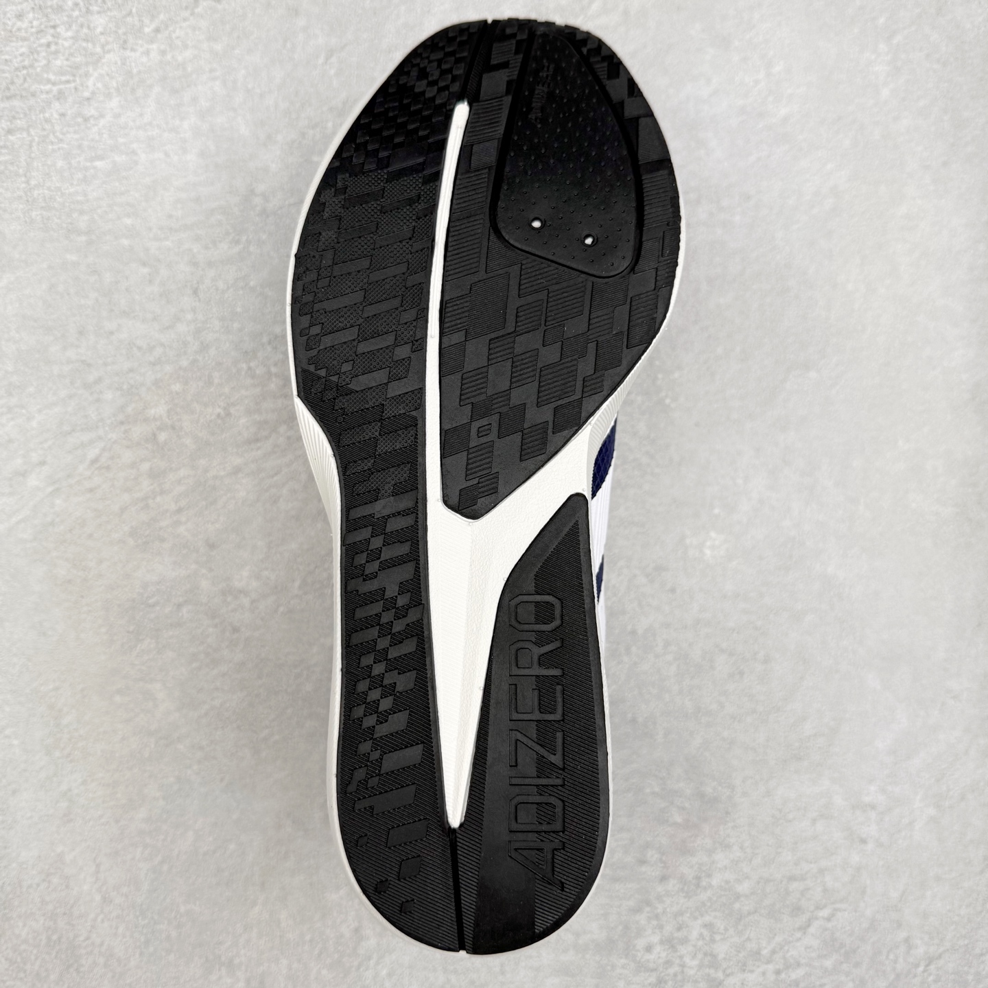 图片[9]-AD Adizero BK 夏季透气网眼竞速跑鞋 JP6515 融合Lightstrike和Lightstrike Pro技术 采用乙烯/乙酸乙烯酯(EVA)材质 打造舒适中底 含ENERGYROD能量碳柱 旨在为步伐添活力 尺码：36 36.5 37 38 38.5 39 40 40.5 41 42 42.5 43 44 44.5 45-选品中心