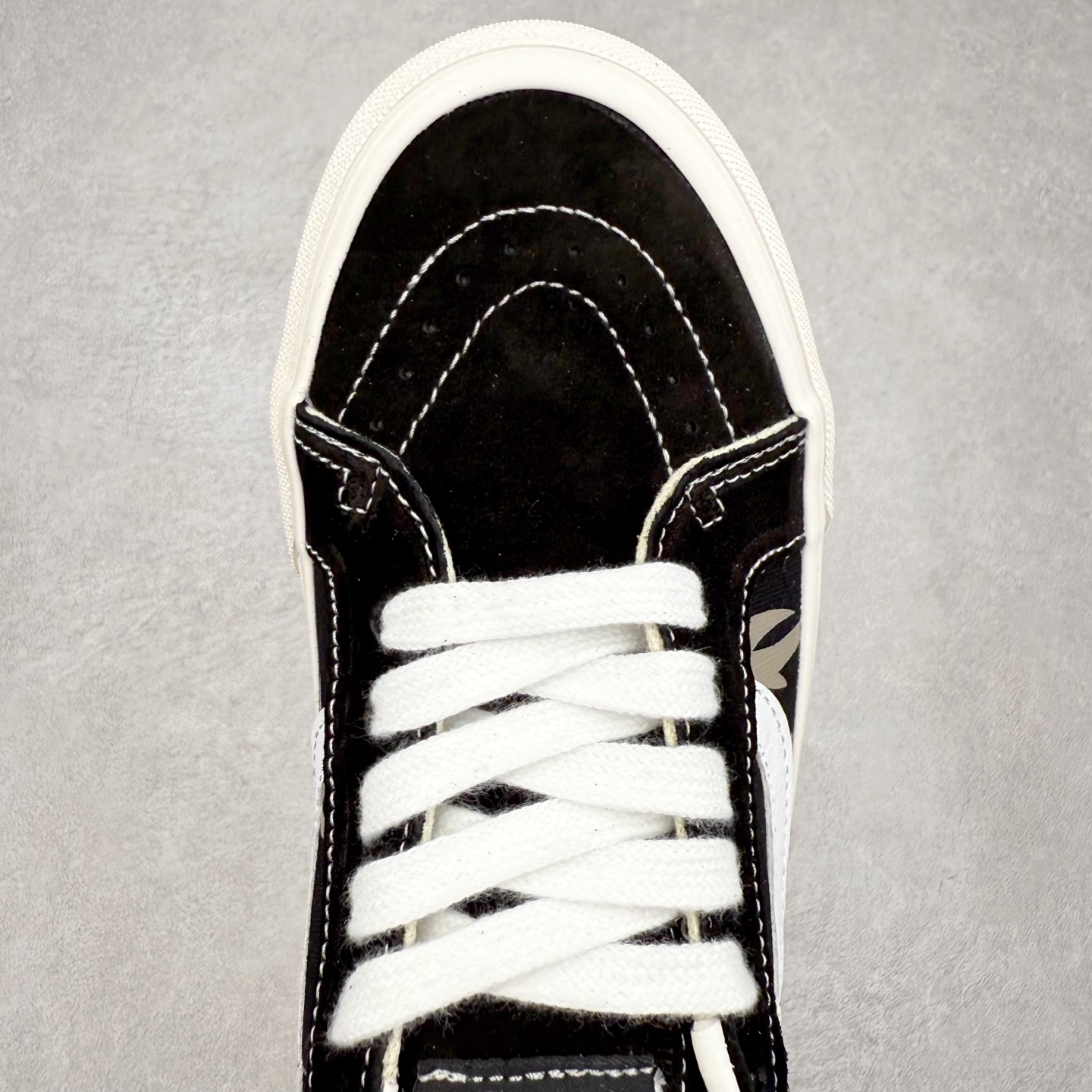 图片[4]-Vans Sk8-Low 黑色棕榈叶 范斯官方 防滑耐磨硫化帆布鞋 鞋款采用帆布与麂皮材质拼接而成 鞋面搭配棕榈叶图案 极具辨识度 上脚百搭不出错 尺码：35 36 36.5 37 38 38.5 39 40 40.5 41 42 42.5 43 44-选品中心