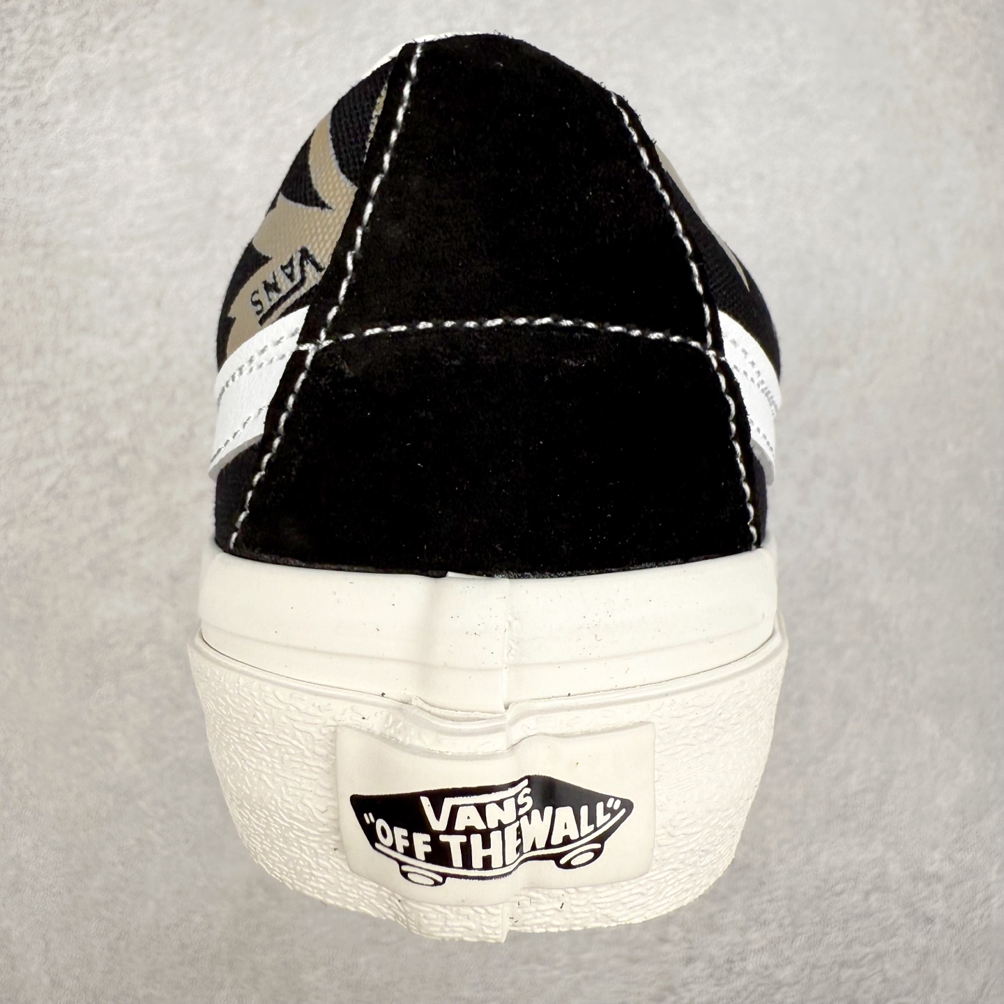 图片[8]-Vans Sk8-Low 黑色棕榈叶 范斯官方 防滑耐磨硫化帆布鞋 鞋款采用帆布与麂皮材质拼接而成 鞋面搭配棕榈叶图案 极具辨识度 上脚百搭不出错 尺码：35 36 36.5 37 38 38.5 39 40 40.5 41 42 42.5 43 44-选品中心