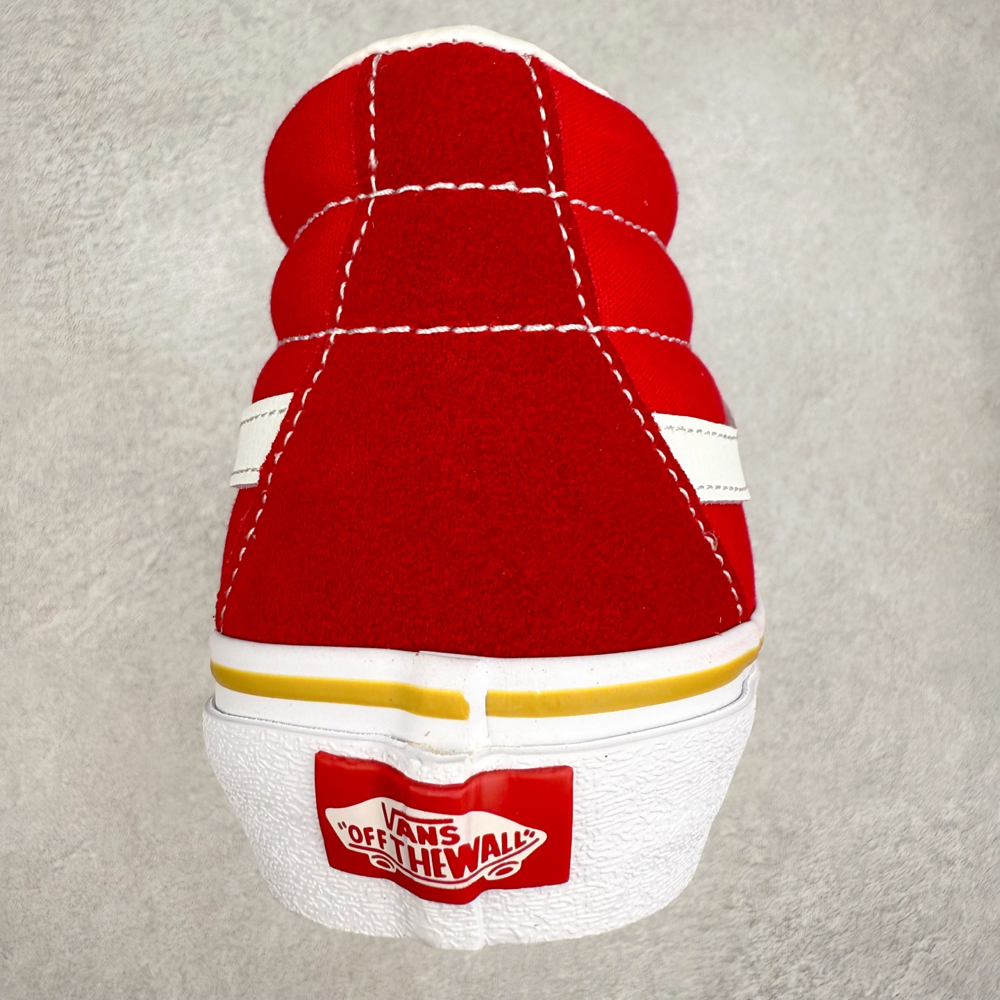 图片[8]-Vans Premium Sk8-Mid 中国红 范斯官方 复古休闲中帮滑板鞋 鞋面红白配色设计简约又醒目 采用帆布与麂皮材质拼接而成 中帮版型 不仅潮流感十足 更提供了恰到好处的脚踝支撑 货号：VN000BWEJV6 尺码：36 36.5 37 38 38.5 39 40 40.5 41 42 42.5 43 44-选品中心