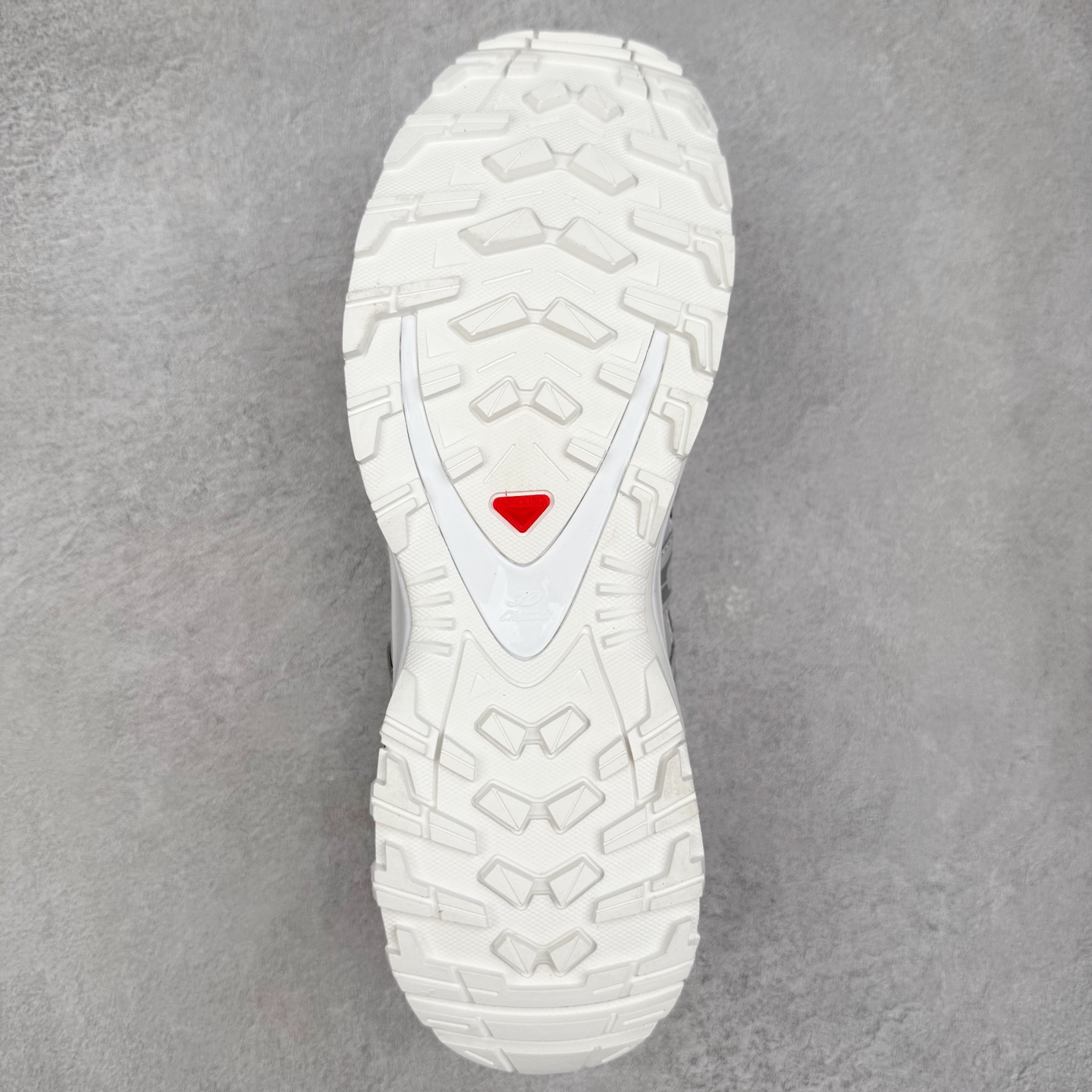 图片[9]-SALOMON XA Pro 3D ADV 萨洛蒙潮流越野机能户外功能鞋 纯原外贸平台特供订单 耗时半年巨作 全套原纸板楦头开发 原厂特供网布配套加持 确保原汁原味 完美呈现版型 原档数据独家私模五层组合大底 原装Ortholite轻量化鞋垫 中底布带钢印编号 原厂TPU锁扣 进口港宝加持 后跟自然饱满 还原公司包裹性 鞋面采用SENSIFT贴合技术 全方位贴合包裹脚型 鞋跟部鞋底牵引设计 提供强大的抓地性能 更适应野外崎岖不平的道路 其3D ADVANCED CHASSIS底盘 材料轻量大化 钉齿设计更具稳定性 防护性 鞋底易磨损区运用CONTAGRIP高耐磨材料 应对城市硬质路面长距离跑考验 尺码：36 36.5 37.5 38 38.5 39 40 40.5 41 42 42.5 43 44 44.5 45-选品中心