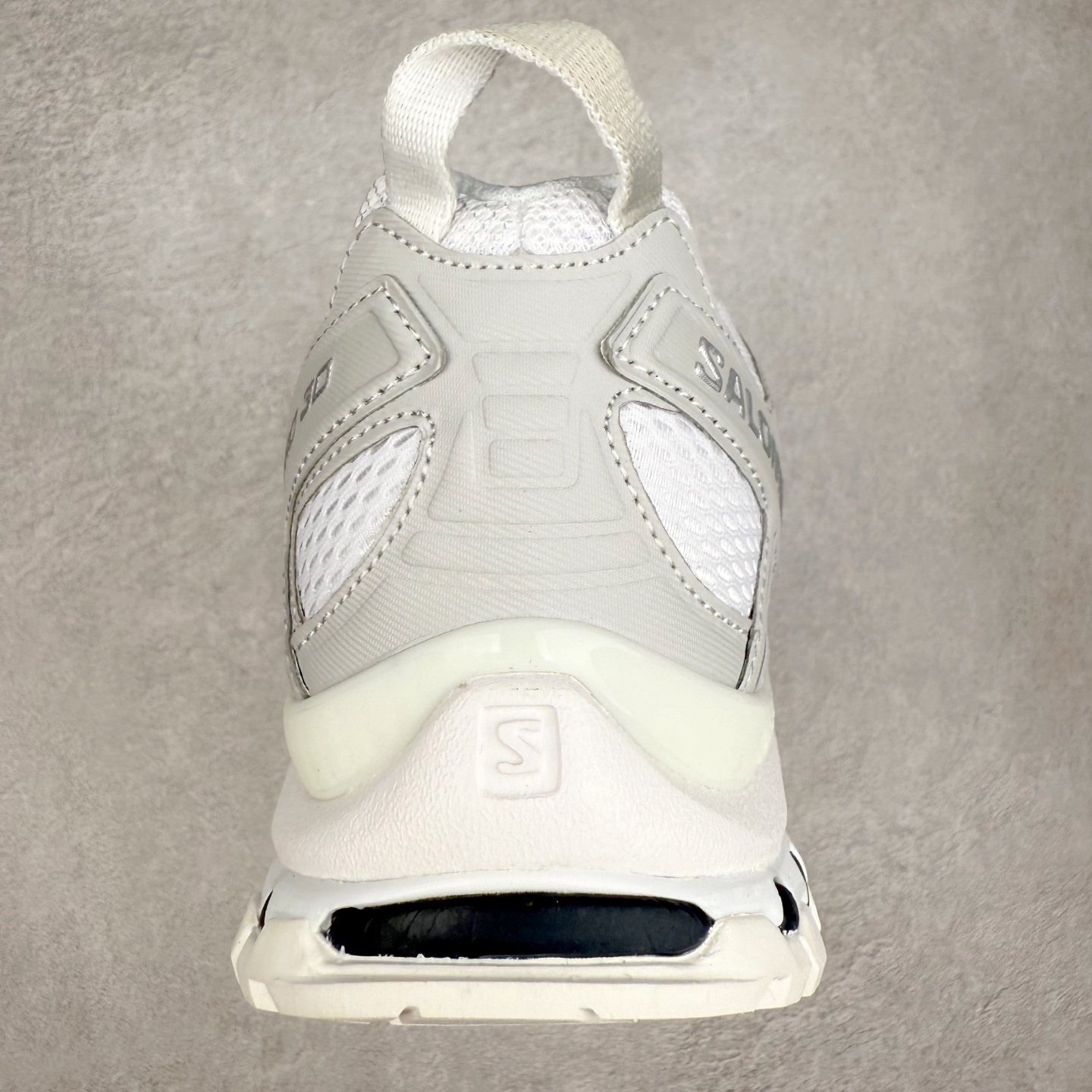 图片[8]-SALOMON XA Pro 3D ADV 萨洛蒙潮流越野机能户外功能鞋 纯原外贸平台特供订单 耗时半年巨作 全套原纸板楦头开发 原厂特供网布配套加持 确保原汁原味 完美呈现版型 原档数据独家私模五层组合大底 原装Ortholite轻量化鞋垫 中底布带钢印编号 原厂TPU锁扣 进口港宝加持 后跟自然饱满 还原公司包裹性 鞋面采用SENSIFT贴合技术 全方位贴合包裹脚型 鞋跟部鞋底牵引设计 提供强大的抓地性能 更适应野外崎岖不平的道路 其3D ADVANCED CHASSIS底盘 材料轻量大化 钉齿设计更具稳定性 防护性 鞋底易磨损区运用CONTAGRIP高耐磨材料 应对城市硬质路面长距离跑考验 尺码：36 36.5 37.5 38 38.5 39 40 40.5 41 42 42.5 43 44 44.5 45-选品中心