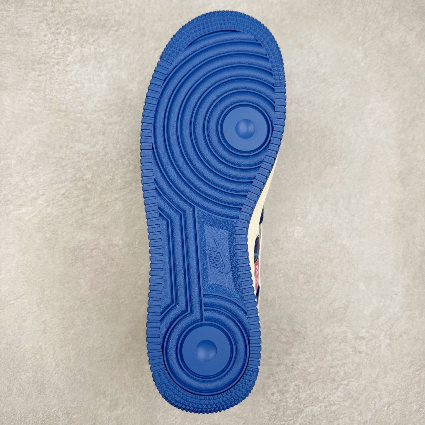 图片[9]-NK Air Force 1´07 Low 空军一号低帮百搭休闲运动板鞋 KJ1688-009 柔软、弹性十足的缓震性能和出色的中底设计 横跨复古与现代的外型结合 造就出风靡全球 三十多年的Force 1 直到今天还深受青睐 实拍调校N版已经零色差零失真 百分百还原实物色彩所见即所得 不存在货不对板色差等低级问题 选购参考实物拍摄 不混卖不参货 只用心做好货严格选品 承诺混一赔十 尺码：36 36.5 37.5 38 38.5 39 40 40.5 41 42 42.5 43 44 44.5 45-选品中心