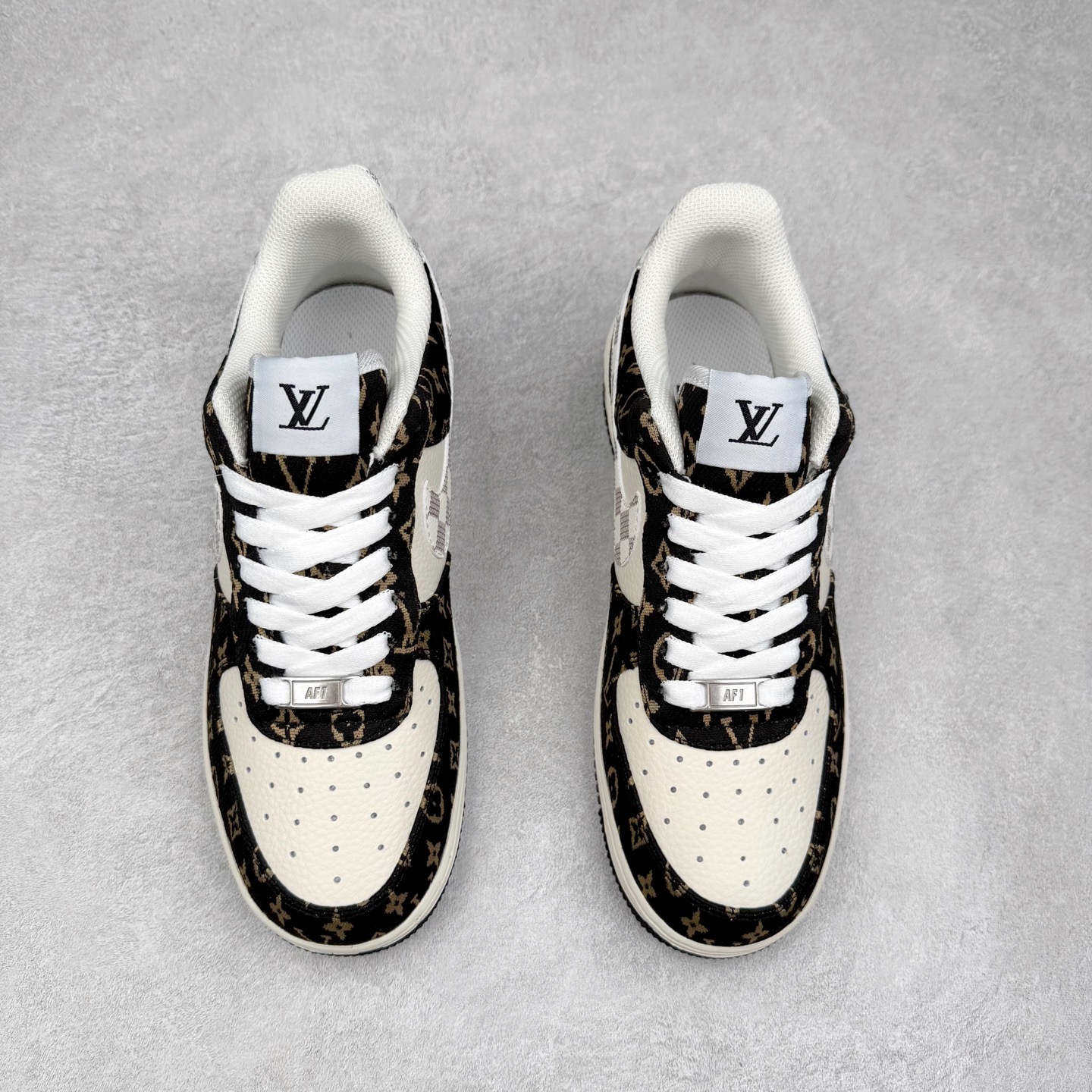 图片[2]-NK Air Force 1´07 Low 空军一号低帮百搭休闲运动板鞋 BZ6880-104 柔软、弹性十足的缓震性能和出色的中底设计 横跨复古与现代的外型结合 造就出风靡全球 三十多年的Force 1 直到今天还深受青睐 实拍调校N版已经零色差零失真 百分百还原实物色彩所见即所得 不存在货不对板色差等低级问题 选购参考实物拍摄 不混卖不参货 只用心做好货严格选品 承诺混一赔十 尺码：36 36.5 37.5 38 38.5 39 40 40.5 41 42 42.5 43 44 44.5 45-选品中心