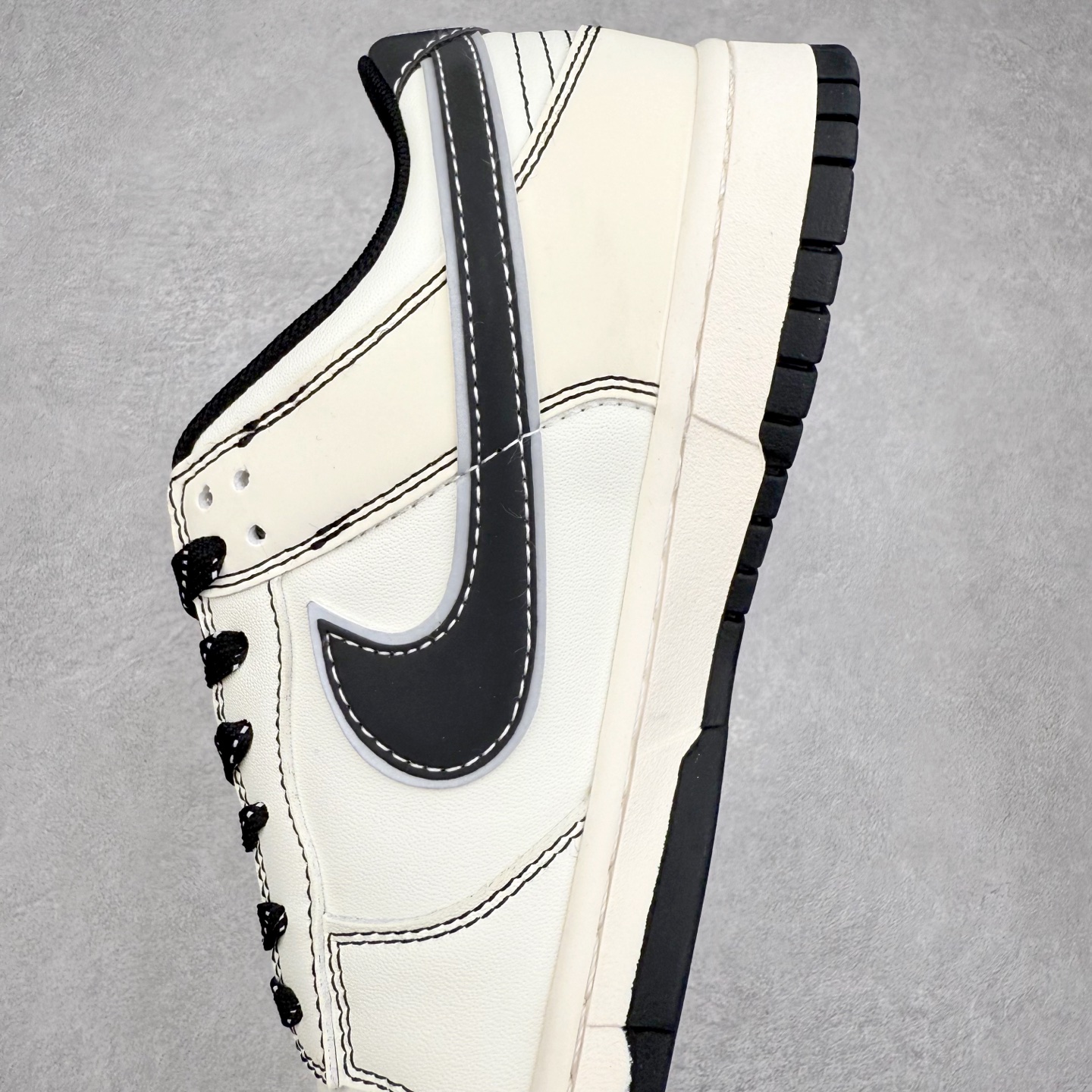 图片[7]-NK Dunk Low 定制配色 CS1688-116 大厂出品 极力推荐 原装头层材料 独家版型蒸餾加工帶來的是更好的视觉和脚感体验大厂纯原品质出货 清洁度 电绣工艺 皮料切割干净无任何毛边 细节完美 实拍调校N版已经零色差零失真 百分百还原实物色彩所见即所得 不存在货不对板色差等低级问题 选购参考实物拍摄 不混卖不参货 只用心做好货严格选品 承诺混一赔十 尺码：36 36.5 37.5 38 38.5 39 40 40.5 41 42 42.5 43 44 44.5 45-选品中心