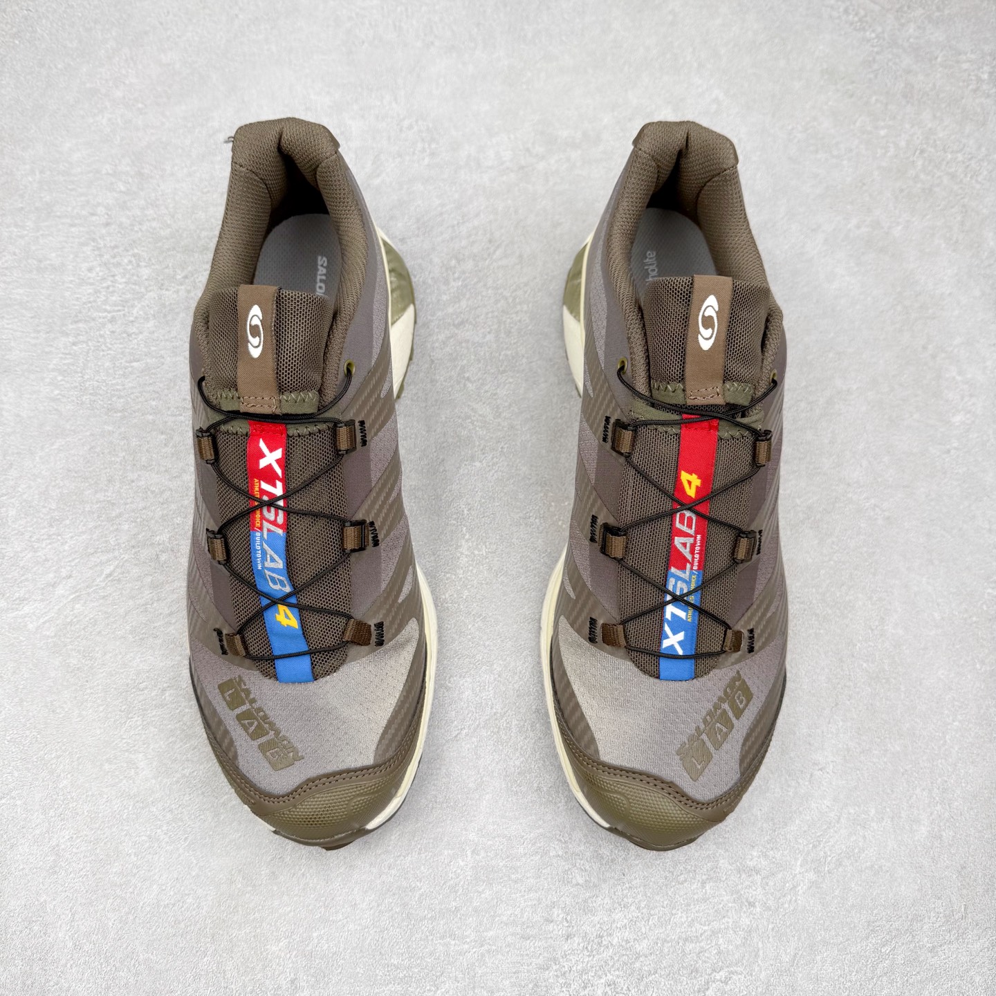 图片[2]-＃GD Salomon XT-4 OG Advanced 萨洛蒙系列低帮城市越野机能透气休闲运动鞋 鞋舌处附有迷你网眼袋收纳鞋绳以及下方的多色 Logo 标签 接着搭载奶油色 ACS 技术中底以及金色 TPU 塑料部件提升鞋款耐用性 中底与鞋面之间饰有海蓝色条状细节有效增添鞋款层次 最后应用黑色 Contragrip Chevron 外底完成鞋款设计 这次配色颇为高调 两款配色均以绚丽的渐变设计呈现 一款以粉紫渐变主打 另一款以黄绿渐变呈现 视觉效果相当吸睛 鞋面的使用玻璃纤维覆盖物加固 并通过细绳扣系带系统进行锁定 Salomon 的品牌logo 出现在脚后跟和前掌部位 中底虽然偏薄 但非常耐用 与模压塑料ACS 框架以及致密AC2 Muscle 鞋底单元结合 能够提供出色的支撑力和缓冲性 尺码：36 36.5 37.5 38 38.5 39 40 40.5 41 42 42.5 43 44 44.5 45-选品中心