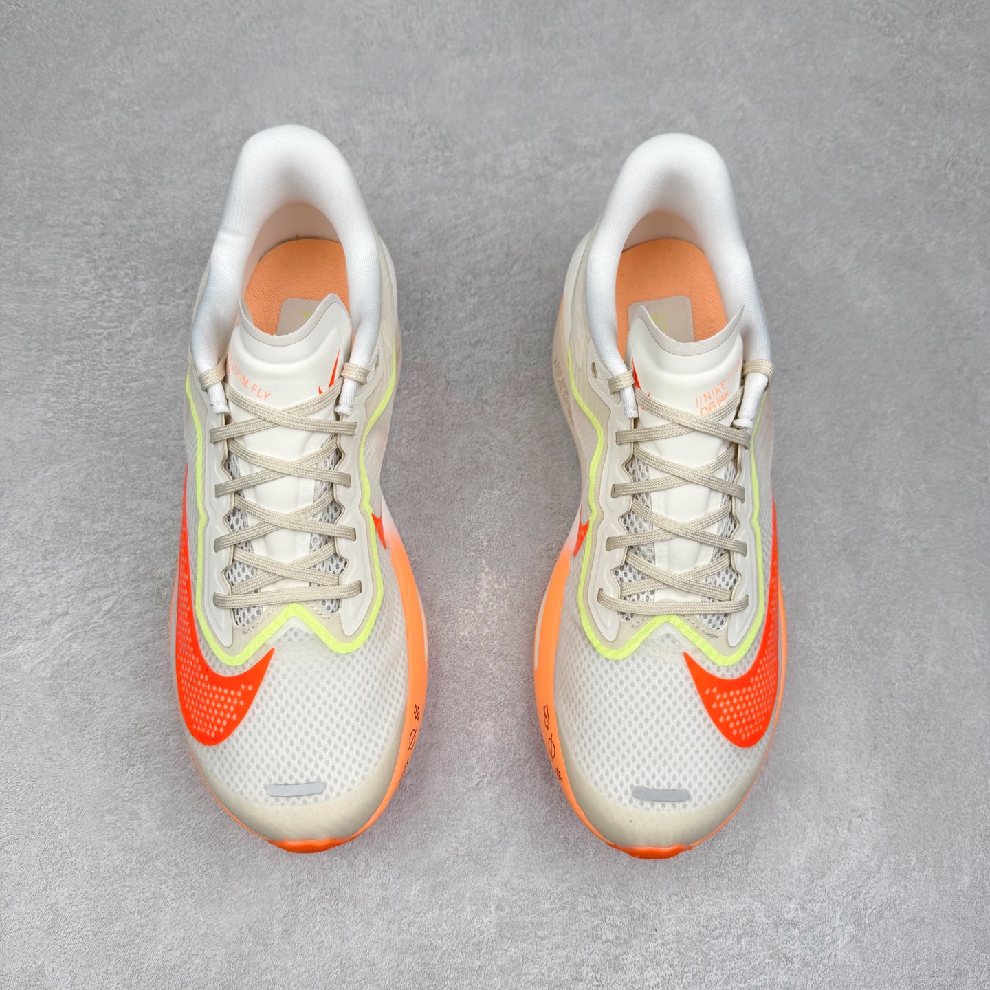 图片[2]-NK ZoomX Invincible Run Flyknit 6 轻量跑鞋 飞织低帮休闲运动慢跑鞋 FN8455-105 此鞋专为短跑运动员而生 是为 5 至 10 公里距离的赛事和训练打造 整体设计采用流线型的轻质工程网眼材质构成鞋面 并与其他 Running 旗舰鞋款同样搭载全脚掌 ZoomX 缓冲中底 搭配 Pebax 物料与橡胶外底 ZoomX StreakFly 首发配色以Prototype呈现 其灵感是来自开发期间的磨损测试 透过编号的标记与内侧的预期跑步距离突出研发过程 尺码：36 36.5 37.5 38 38.5 39 40 40.5 41 42 42.5 43 44 45-选品中心