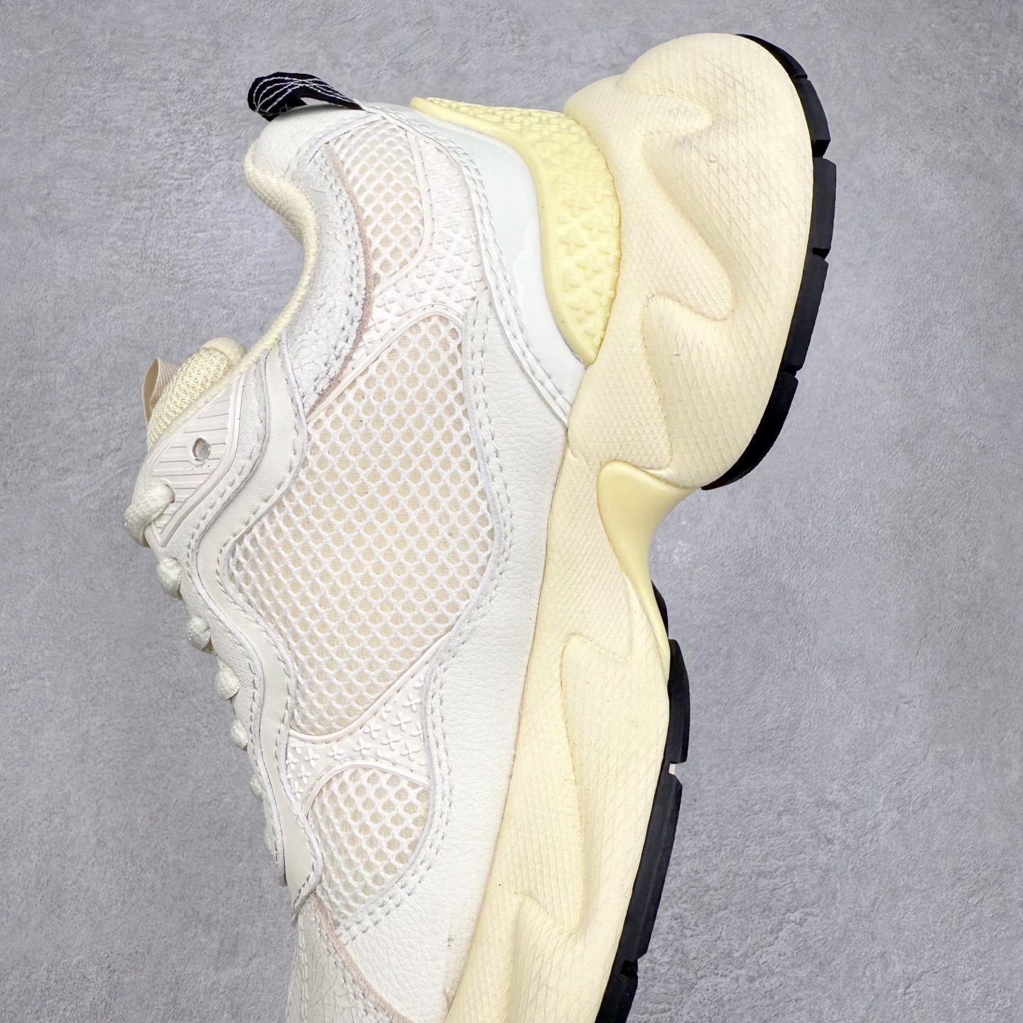 图片[7]-＃福利特价 SMFK 复古厚底 纯原出品 024早春新款厚底运动鞋 一眼心动 质感拉满 上脚无敌增高\\t 闭眼可入 非常时髦的单品之一超多网红博主、明星都穿 smfk的运动鞋 真的是越看越上头\\t超级百搭\\t 面料：原版订制牛皮十网眼布面料 内里：透气网内里 鞋底：独家私模原版发泡(不是便宜的重底硬底)组合大底 尺码：35 36 37 38 39 40-选品中心