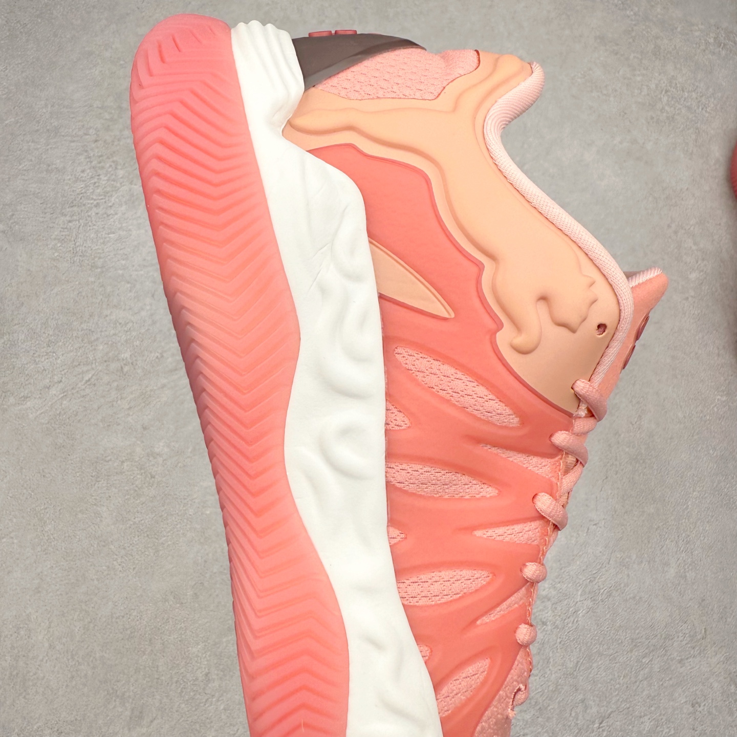 图片[6]-PUMA STEWIE 3 彪马舒适百搭防滑耐磨低帮 篮球鞋 实拍调校N版已经零色差零失真 百分百还原实物色彩所见即所得 不存在货不对板色差等低级问题 选购参考实物拍摄 不混卖不参货 只用心做好货严格选品 承诺混一赔十 尺码：36 36.5 37.5 38 38.5 39 40 40.5 41 42 42.5 43 44 44.5 45-选品中心