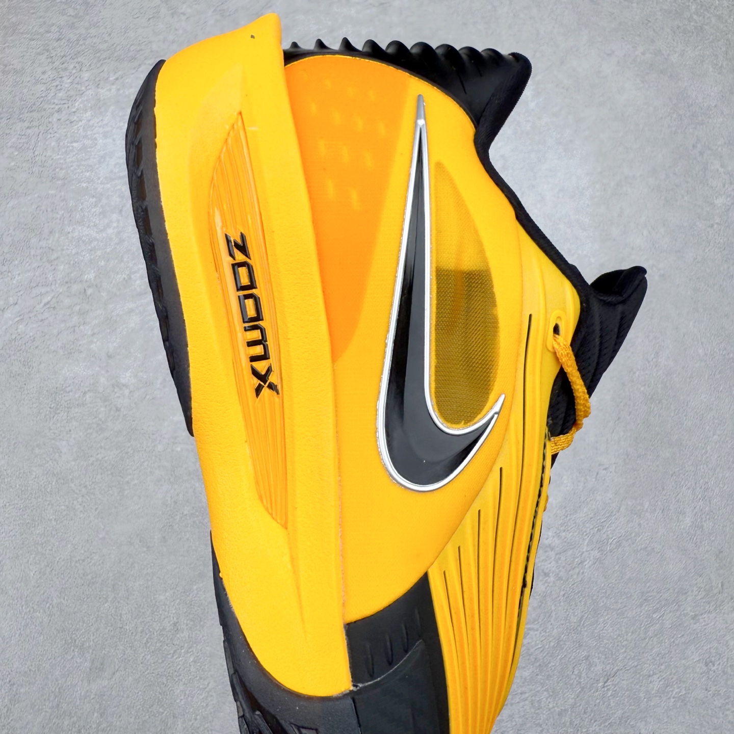 图片[6]-NK AIR ZOOM G.T. Cut实战篮球鞋 IM3369-007 鞋身整体以多色拼接为主 全掌REACT+ZOOM STROBEL+后跟ZOOM 离地面更近的设计提供更快的反应速度 轻质双层网质鞋面 鞋面部分区域加强提供更好的控制力 低密度材料制成的鞋舌轻质舒适 后跟处分别配有“GT”字样和全新的鞋款系列Logo 男女鞋 尺码：36 36.5 37.5 38 38.5 39 40 40.5 41 42 42.5 43 44 44.5 45 46-选品中心