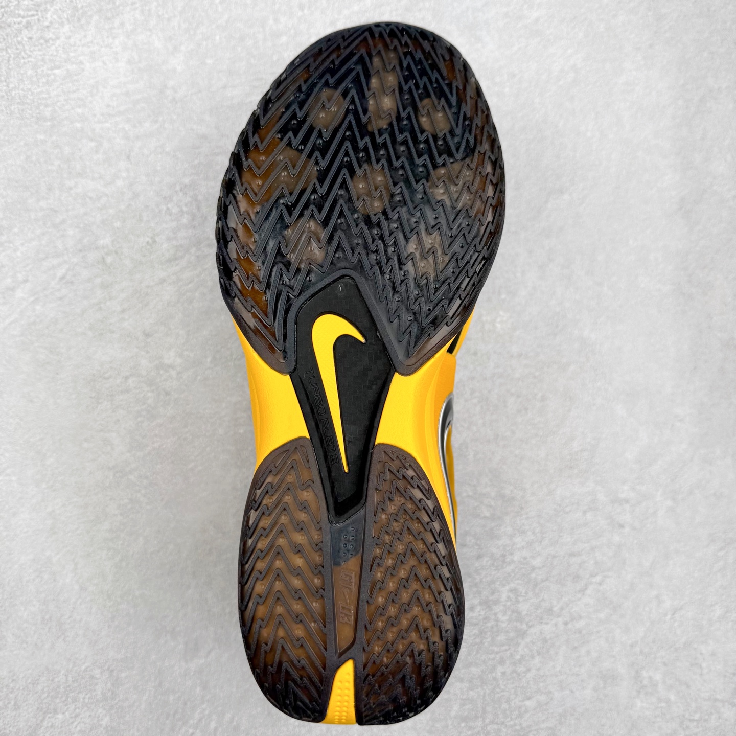 图片[9]-NK AIR ZOOM G.T. Cut实战篮球鞋 IM3369-007 鞋身整体以多色拼接为主 全掌REACT+ZOOM STROBEL+后跟ZOOM 离地面更近的设计提供更快的反应速度 轻质双层网质鞋面 鞋面部分区域加强提供更好的控制力 低密度材料制成的鞋舌轻质舒适 后跟处分别配有“GT”字样和全新的鞋款系列Logo 男女鞋 尺码：36 36.5 37.5 38 38.5 39 40 40.5 41 42 42.5 43 44 44.5 45 46-选品中心