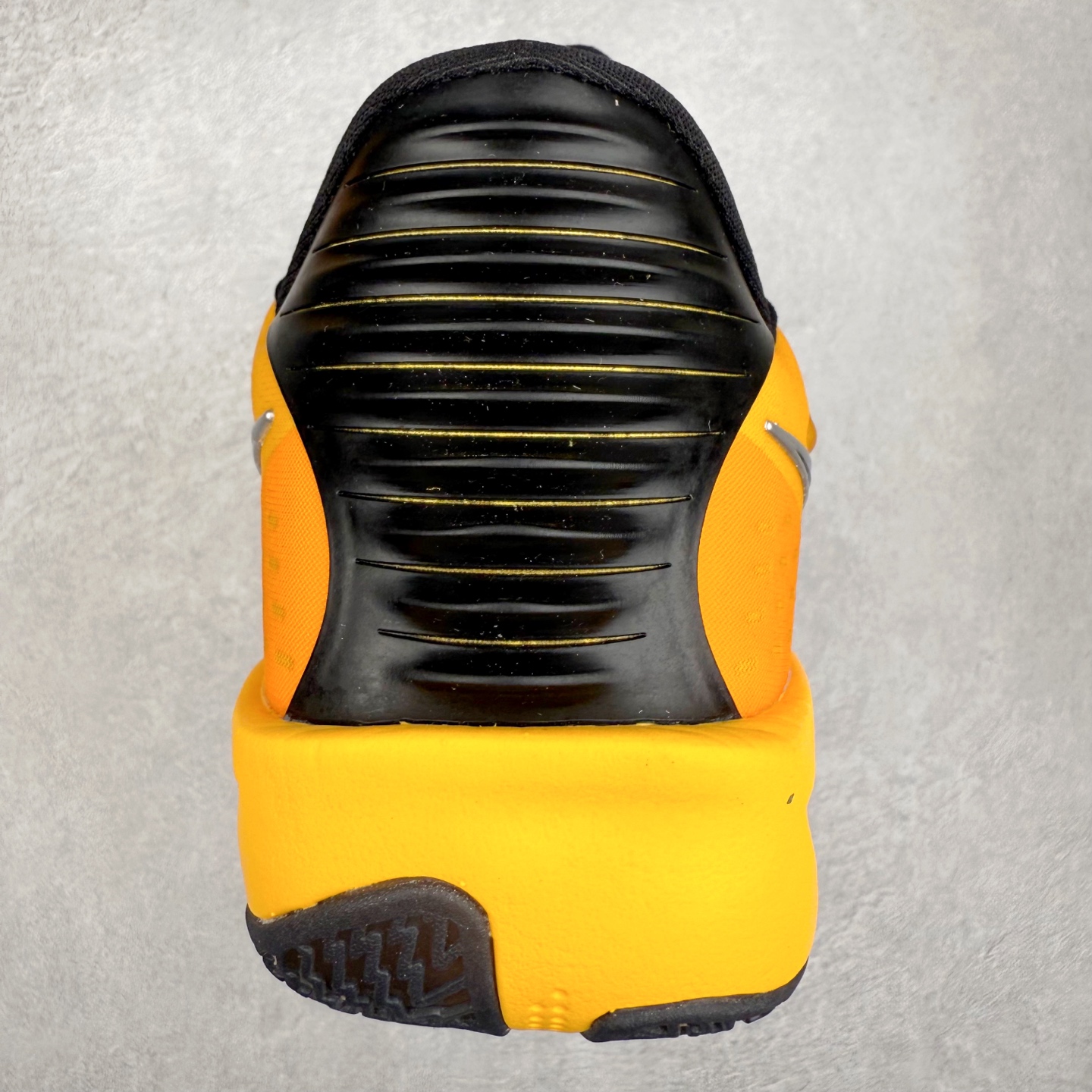 图片[8]-NK AIR ZOOM G.T. Cut实战篮球鞋 IM3369-007 鞋身整体以多色拼接为主 全掌REACT+ZOOM STROBEL+后跟ZOOM 离地面更近的设计提供更快的反应速度 轻质双层网质鞋面 鞋面部分区域加强提供更好的控制力 低密度材料制成的鞋舌轻质舒适 后跟处分别配有“GT”字样和全新的鞋款系列Logo 男女鞋 尺码：36 36.5 37.5 38 38.5 39 40 40.5 41 42 42.5 43 44 44.5 45 46-选品中心