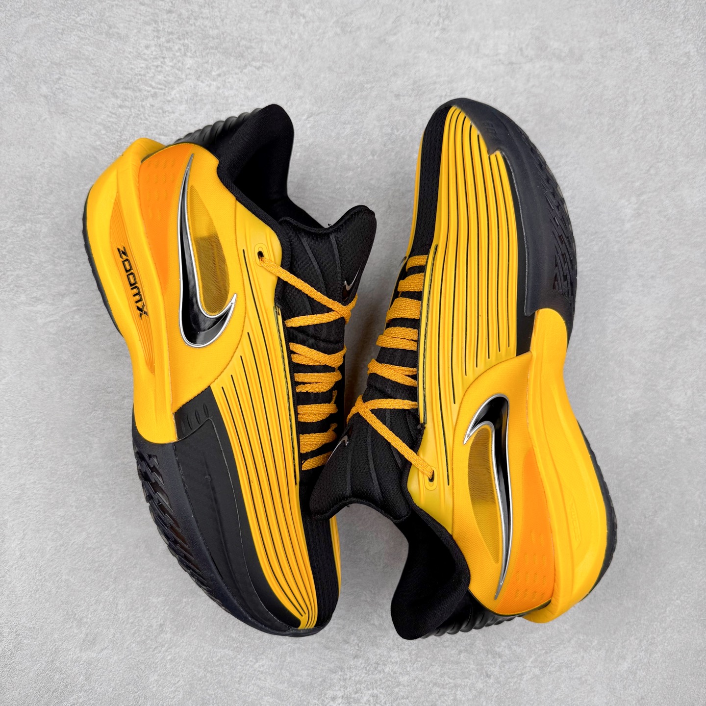 图片[3]-NK AIR ZOOM G.T. Cut实战篮球鞋 IM3369-007 鞋身整体以多色拼接为主 全掌REACT+ZOOM STROBEL+后跟ZOOM 离地面更近的设计提供更快的反应速度 轻质双层网质鞋面 鞋面部分区域加强提供更好的控制力 低密度材料制成的鞋舌轻质舒适 后跟处分别配有“GT”字样和全新的鞋款系列Logo 男女鞋 尺码：36 36.5 37.5 38 38.5 39 40 40.5 41 42 42.5 43 44 44.5 45 46-选品中心