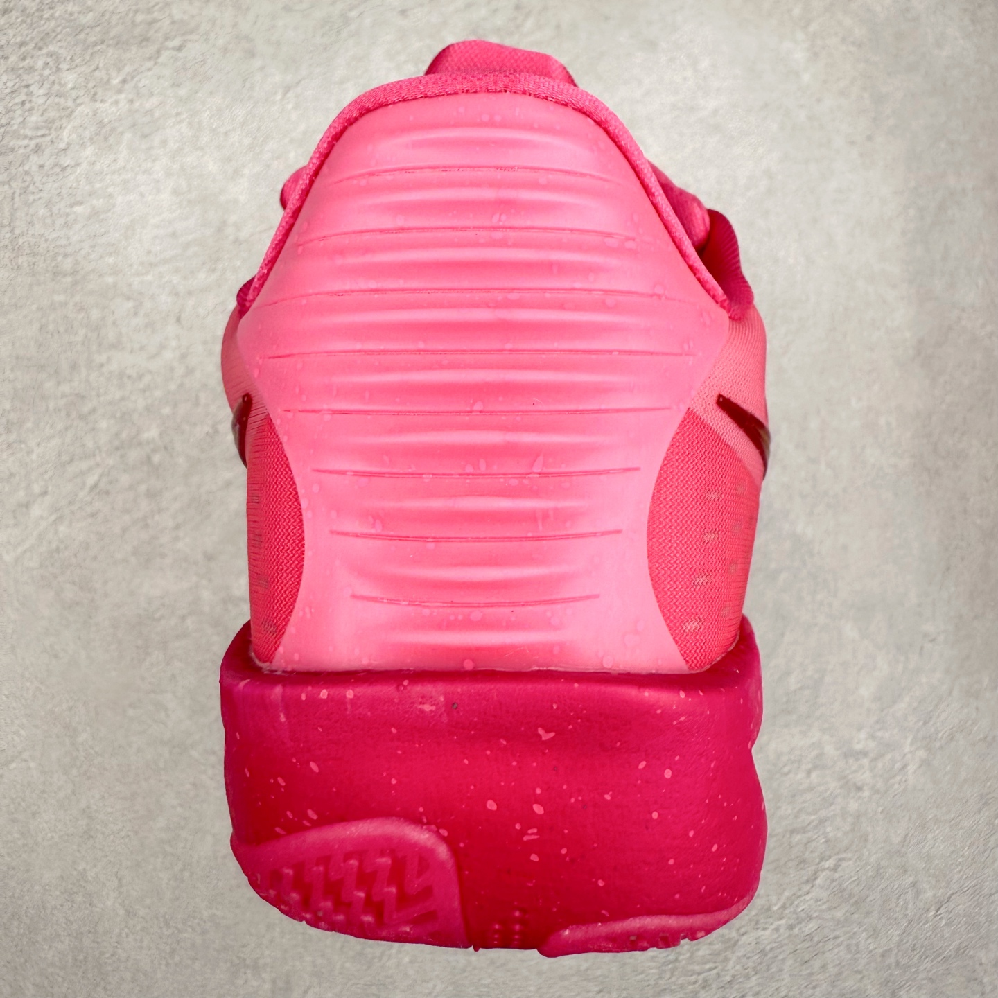 图片[8]-NK AIR ZOOM G.T. Cut实战篮球鞋 鞋身整体以多色拼接为主 全掌REACT+ZOOM STROBEL+后跟ZOOM 离地面更近的设计提供更快的反应速度 轻质双层网质鞋面 鞋面部分区域加强提供更好的控制力 低密度材料制成的鞋舌轻质舒适 后跟处分别配有“GT”字样和全新的鞋款系列Logo 男女鞋 尺码：36 36.5 37.5 38 38.5 39 40 40.5 41 42 42.5 43 44 44.5 45 46-选品中心