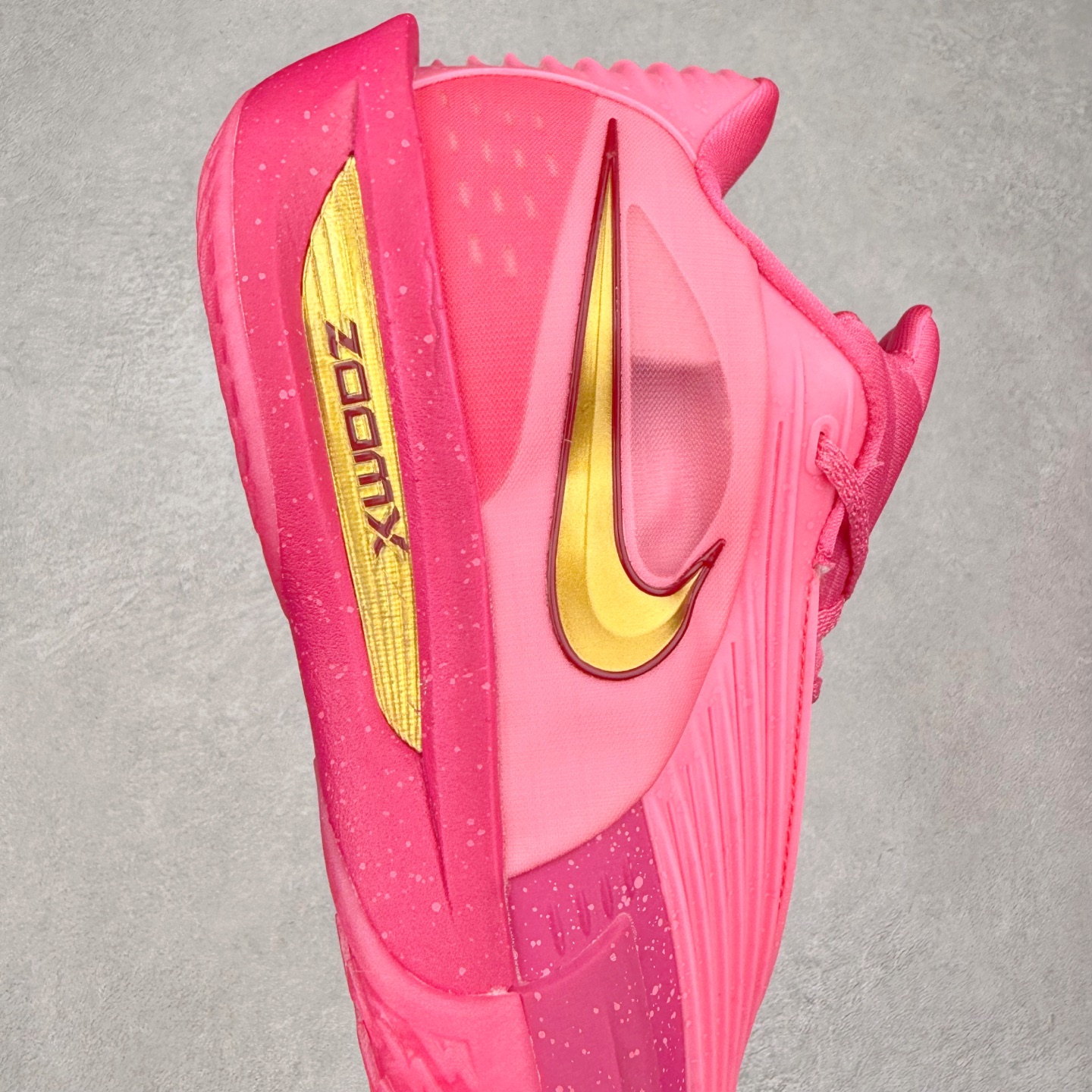 图片[6]-NK AIR ZOOM G.T. Cut实战篮球鞋 鞋身整体以多色拼接为主 全掌REACT+ZOOM STROBEL+后跟ZOOM 离地面更近的设计提供更快的反应速度 轻质双层网质鞋面 鞋面部分区域加强提供更好的控制力 低密度材料制成的鞋舌轻质舒适 后跟处分别配有“GT”字样和全新的鞋款系列Logo 男女鞋 尺码：36 36.5 37.5 38 38.5 39 40 40.5 41 42 42.5 43 44 44.5 45 46-选品中心