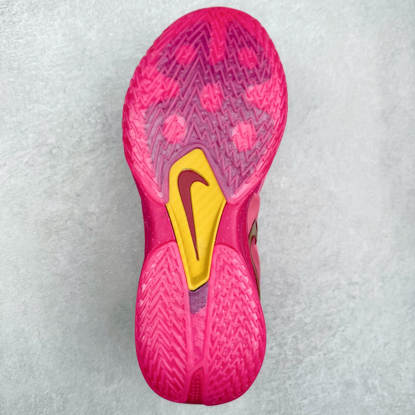 图片[9]-NK AIR ZOOM G.T. Cut实战篮球鞋 鞋身整体以多色拼接为主 全掌REACT+ZOOM STROBEL+后跟ZOOM 离地面更近的设计提供更快的反应速度 轻质双层网质鞋面 鞋面部分区域加强提供更好的控制力 低密度材料制成的鞋舌轻质舒适 后跟处分别配有“GT”字样和全新的鞋款系列Logo 男女鞋 尺码：36 36.5 37.5 38 38.5 39 40 40.5 41 42 42.5 43 44 44.5 45 46-选品中心