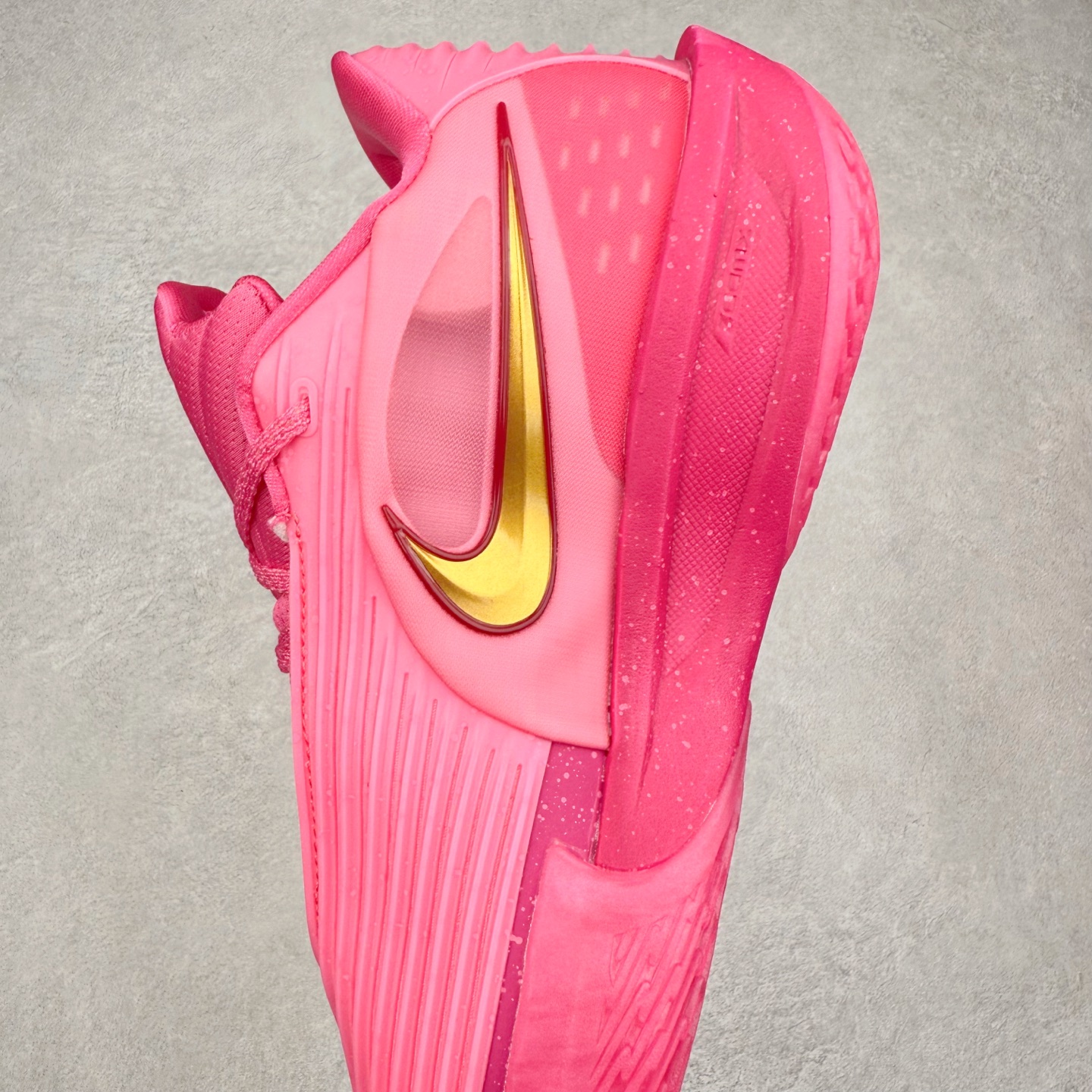 图片[7]-NK AIR ZOOM G.T. Cut实战篮球鞋 鞋身整体以多色拼接为主 全掌REACT+ZOOM STROBEL+后跟ZOOM 离地面更近的设计提供更快的反应速度 轻质双层网质鞋面 鞋面部分区域加强提供更好的控制力 低密度材料制成的鞋舌轻质舒适 后跟处分别配有“GT”字样和全新的鞋款系列Logo 男女鞋 尺码：36 36.5 37.5 38 38.5 39 40 40.5 41 42 42.5 43 44 44.5 45 46-选品中心