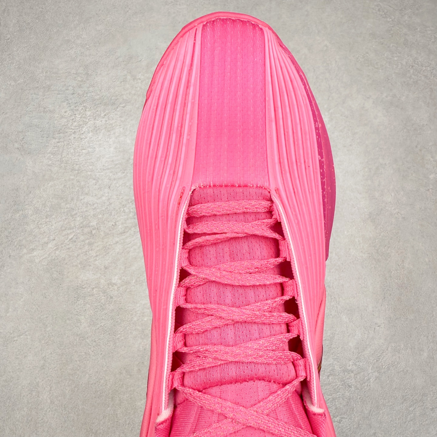 图片[4]-NK AIR ZOOM G.T. Cut实战篮球鞋 鞋身整体以多色拼接为主 全掌REACT+ZOOM STROBEL+后跟ZOOM 离地面更近的设计提供更快的反应速度 轻质双层网质鞋面 鞋面部分区域加强提供更好的控制力 低密度材料制成的鞋舌轻质舒适 后跟处分别配有“GT”字样和全新的鞋款系列Logo 男女鞋 尺码：36 36.5 37.5 38 38.5 39 40 40.5 41 42 42.5 43 44 44.5 45 46-选品中心