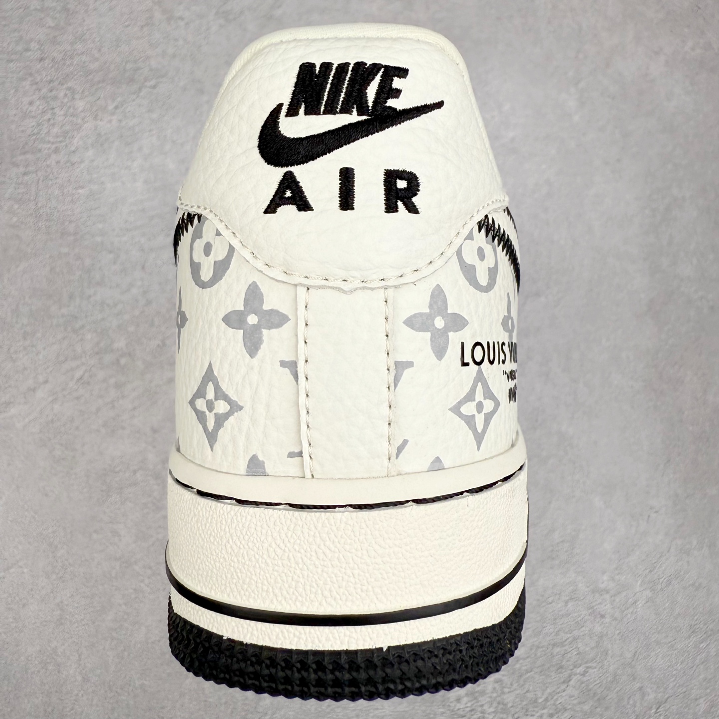 图片[8]-NK Air Force 1´07 Low 空军一号低帮百搭休闲运动板鞋 SC0607-557 柔软、弹性十足的缓震性能和出色的中底设计 横跨复古与现代的外型结合 造就出风靡全球 三十多年的Force 1 直到今天还深受青睐 实拍调校N版已经零色差零失真 百分百还原实物色彩所见即所得 不存在货不对板色差等低级问题 选购参考实物拍摄 不混卖不参货 只用心做好货严格选品 承诺混一赔十 尺码：36 36.5 37.5 38 38.5 39 40 40.5 41 42 42.5 43 44 44.5 45-选品中心