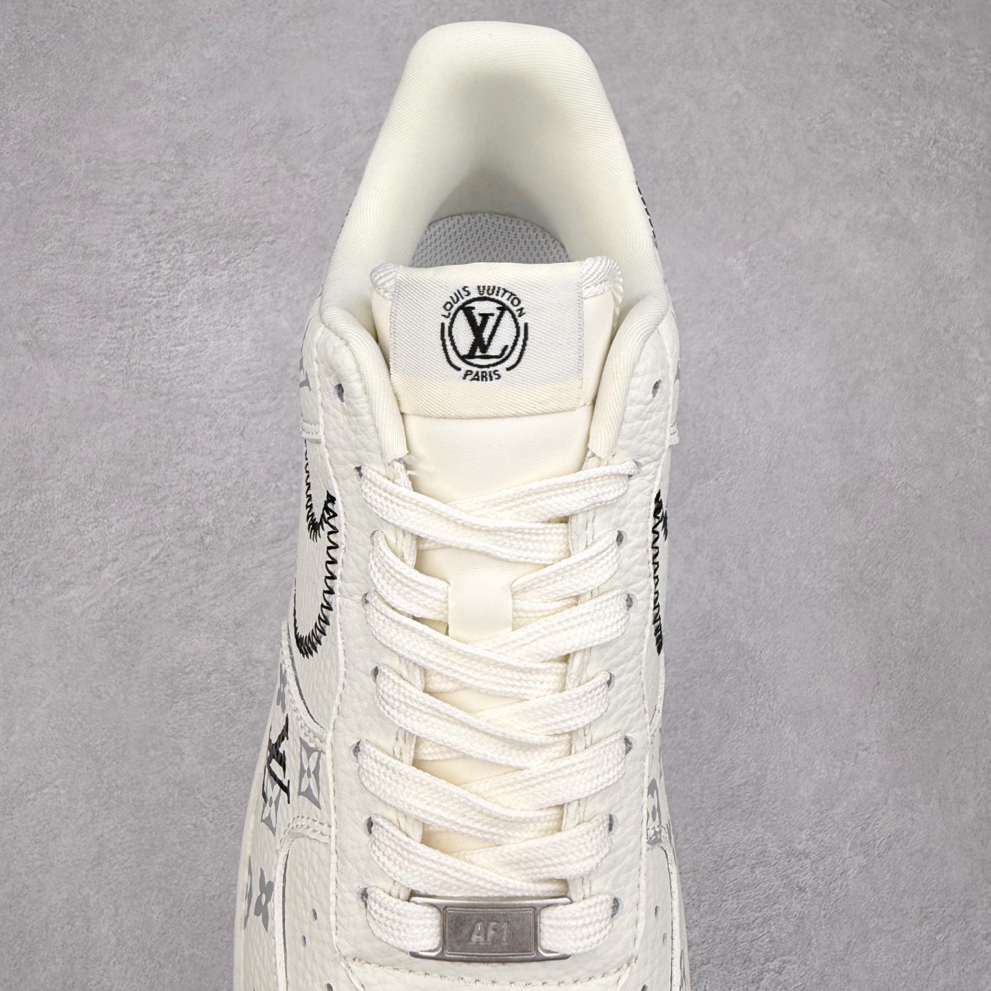 图片[5]-NK Air Force 1´07 Low 空军一号低帮百搭休闲运动板鞋 SC0607-557 柔软、弹性十足的缓震性能和出色的中底设计 横跨复古与现代的外型结合 造就出风靡全球 三十多年的Force 1 直到今天还深受青睐 实拍调校N版已经零色差零失真 百分百还原实物色彩所见即所得 不存在货不对板色差等低级问题 选购参考实物拍摄 不混卖不参货 只用心做好货严格选品 承诺混一赔十 尺码：36 36.5 37.5 38 38.5 39 40 40.5 41 42 42.5 43 44 44.5 45-选品中心