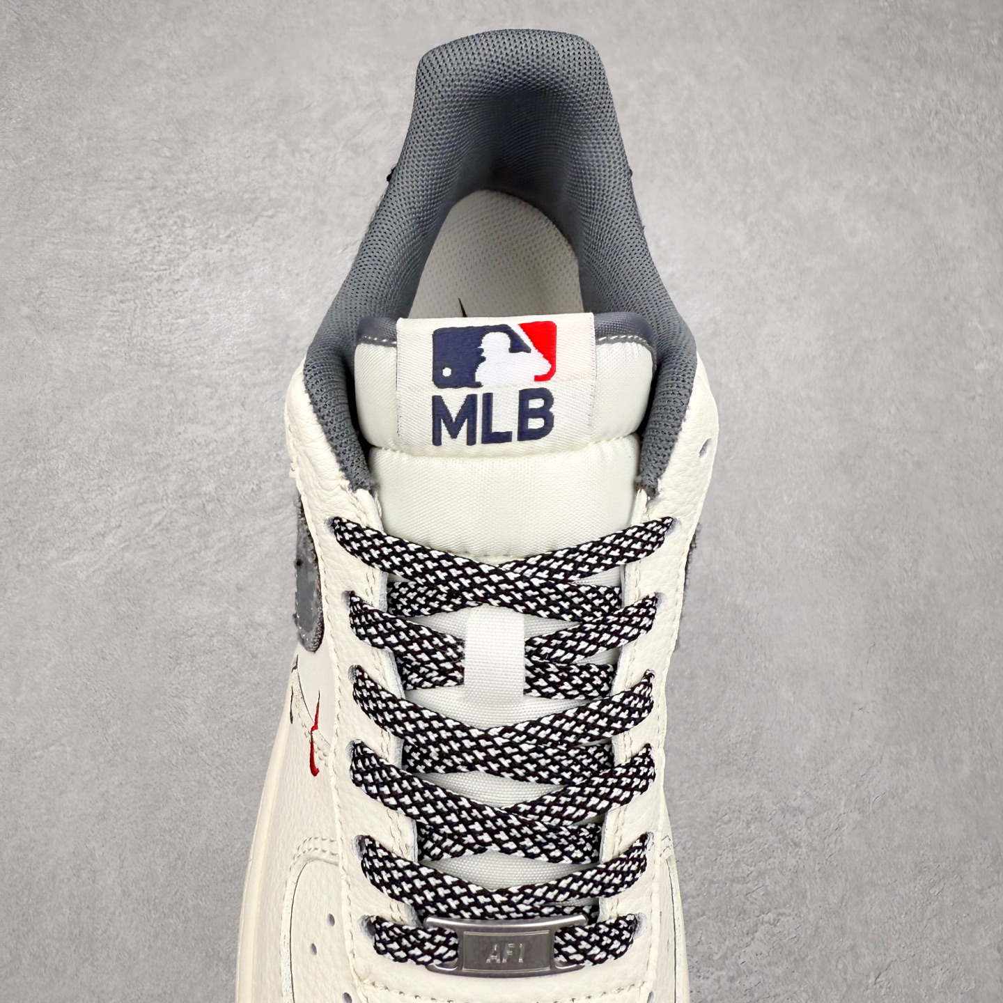 图片[5]-NK Air Force 1´07 Low 空军一号低帮百搭休闲运动板鞋 QW5606-264 柔软、弹性十足的缓震性能和出色的中底设计 横跨复古与现代的外型结合 造就出风靡全球 三十多年的Force 1 直到今天还深受青睐 实拍调校N版已经零色差零失真 百分百还原实物色彩所见即所得 不存在货不对板色差等低级问题 选购参考实物拍摄 不混卖不参货 只用心做好货严格选品 承诺混一赔十 尺码：36 36.5 37.5 38 38.5 39 40 40.5 41 42 42.5 43 44 44.5 45-选品中心