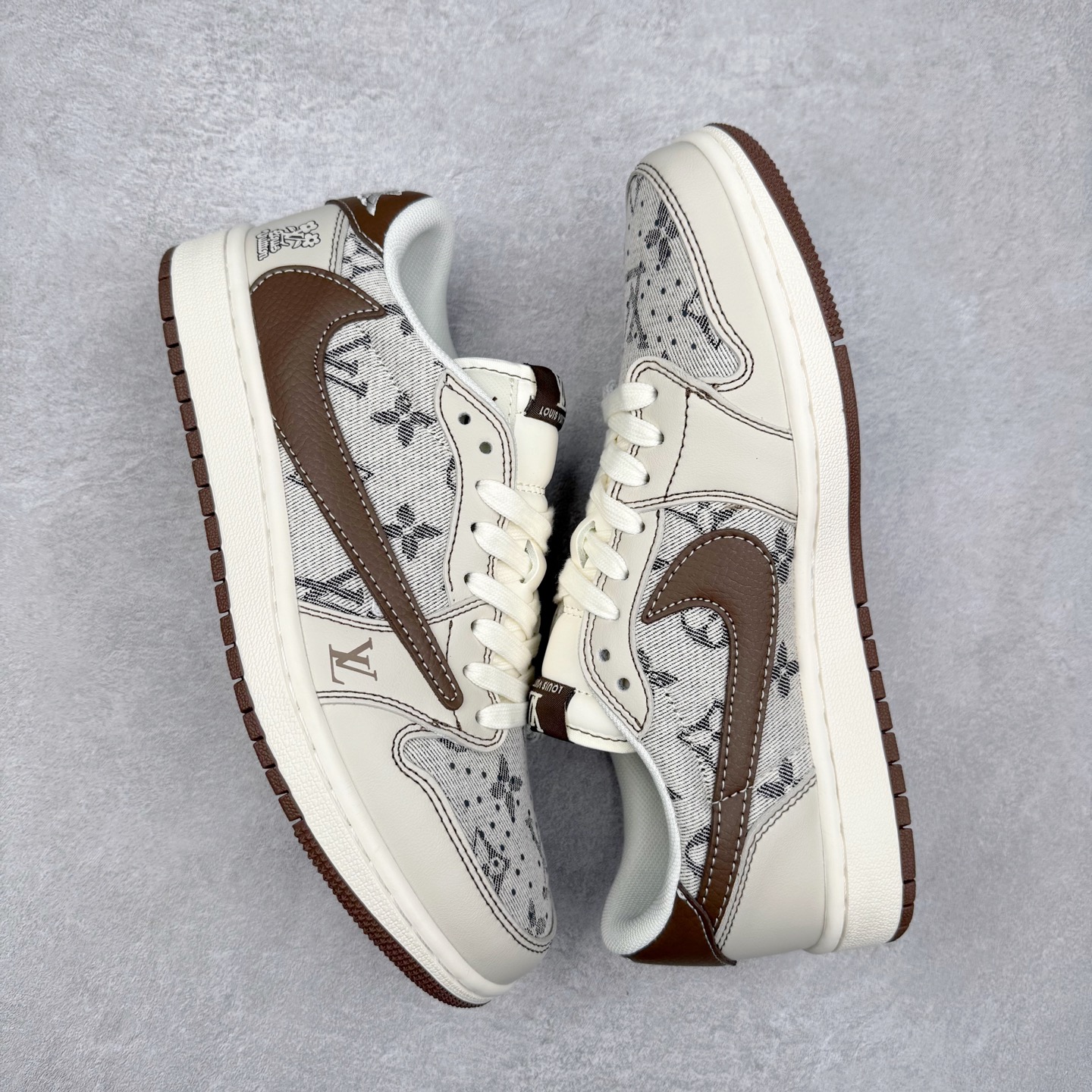 图片[3]-TS x Air Jordan AJ1 Low 倒钩低帮联名定制配色 XS7089-605 原厂内置气垫魔块 A模大底 头层小牛皮 鞋舌AJ原厂专用牛津布+AJ专用反口珍珠布+原厂无杂质高弹内里海棉+特殊封边弹力鞋带 实拍调校N版已经零色差零失真 百分百还原实物色彩所见即所得 不存在货不对板色差等低级问题 选购参考实物拍摄 不混卖不参货 只用心做好货严格选品 承诺混一赔十 尺码：36 36.5 37.5 38 38.5 39 40 40.5 41 42 42.5 43 44 44.5 45-选品中心
