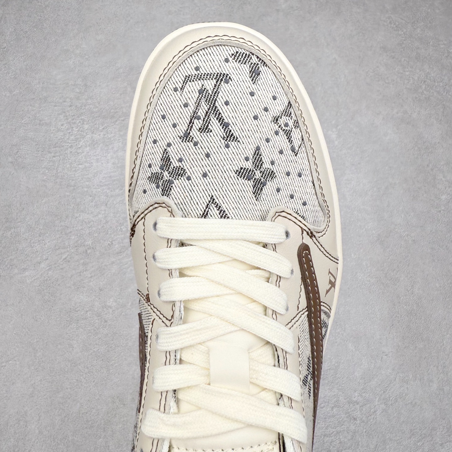 图片[4]-TS x Air Jordan AJ1 Low 倒钩低帮联名定制配色 XS7089-605 原厂内置气垫魔块 A模大底 头层小牛皮 鞋舌AJ原厂专用牛津布+AJ专用反口珍珠布+原厂无杂质高弹内里海棉+特殊封边弹力鞋带 实拍调校N版已经零色差零失真 百分百还原实物色彩所见即所得 不存在货不对板色差等低级问题 选购参考实物拍摄 不混卖不参货 只用心做好货严格选品 承诺混一赔十 尺码：36 36.5 37.5 38 38.5 39 40 40.5 41 42 42.5 43 44 44.5 45-选品中心