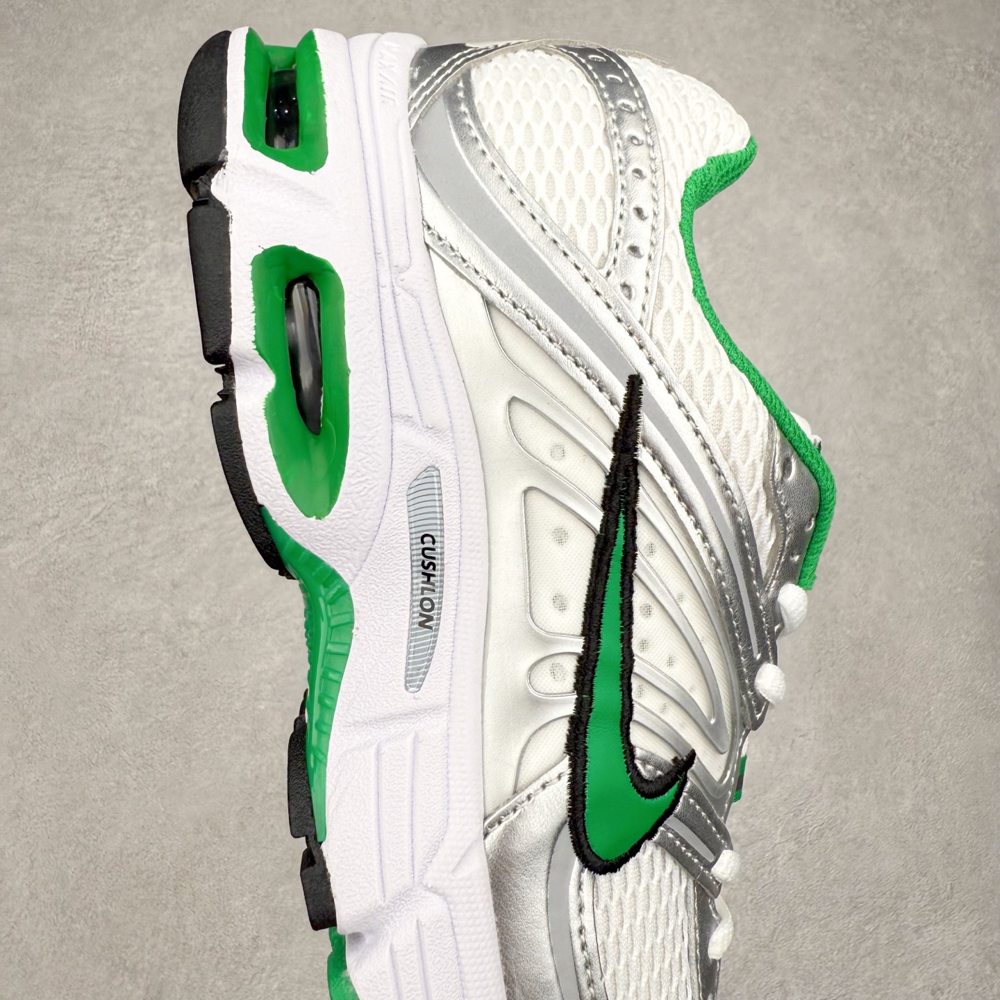 图片[6]-NK Air Max Moto 2K 舒适百搭耐磨 低帮跑步鞋 实拍调校N版已经零色差零失真 百分百还原实物色彩所见即所得 不存在货不对板色差等低级问题 选购参考实物拍摄 不混卖不参货 只用心做好货严格选品 承诺混一赔十 尺码：36 36.5 37.5 38 38.5 39 40 40.5 41 42 42.5 43 44 44.5 45-选品中心